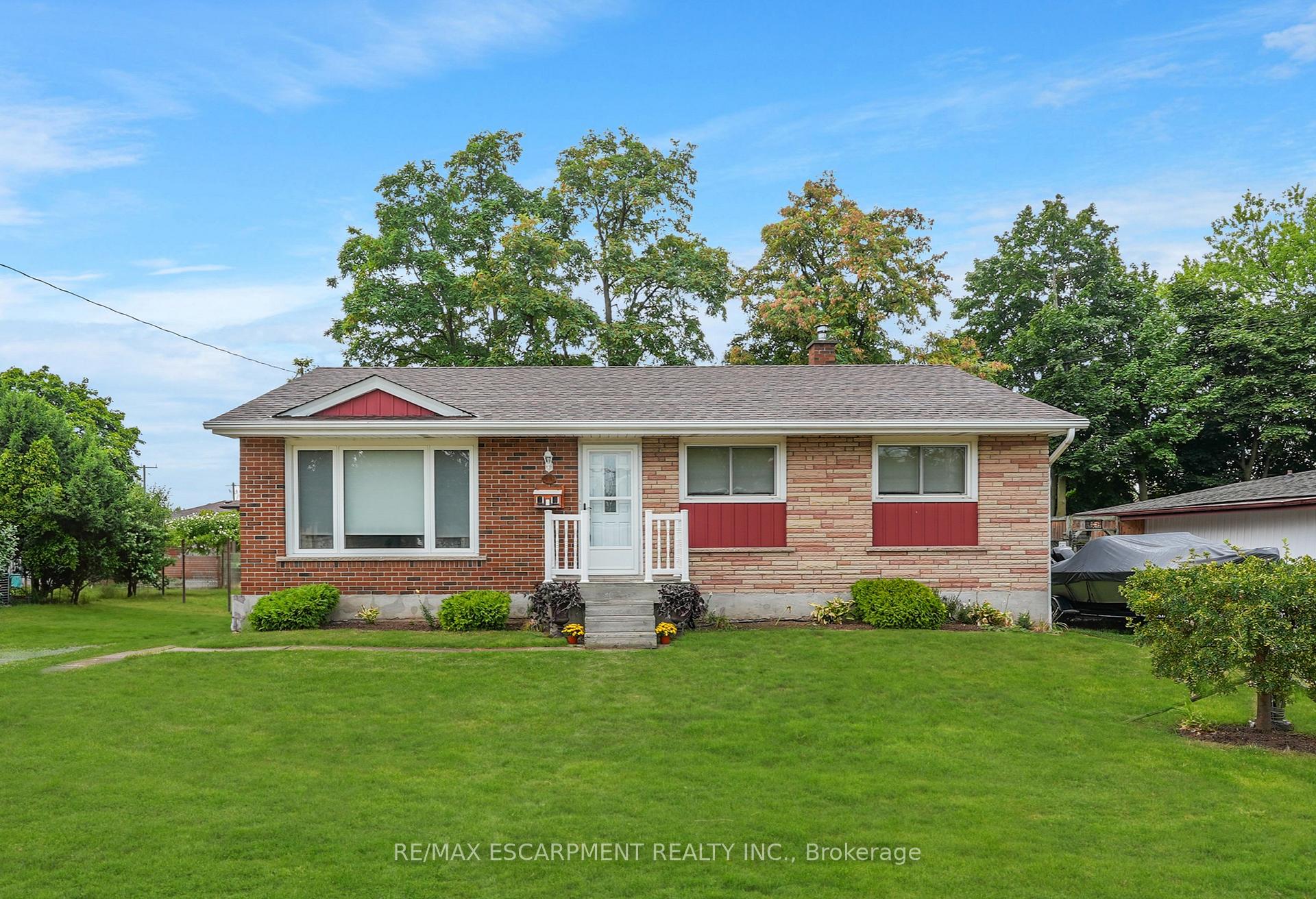 Photo 1 of 11 Kelson Avenue N, Grimsby, Grimsby West — HOMEH