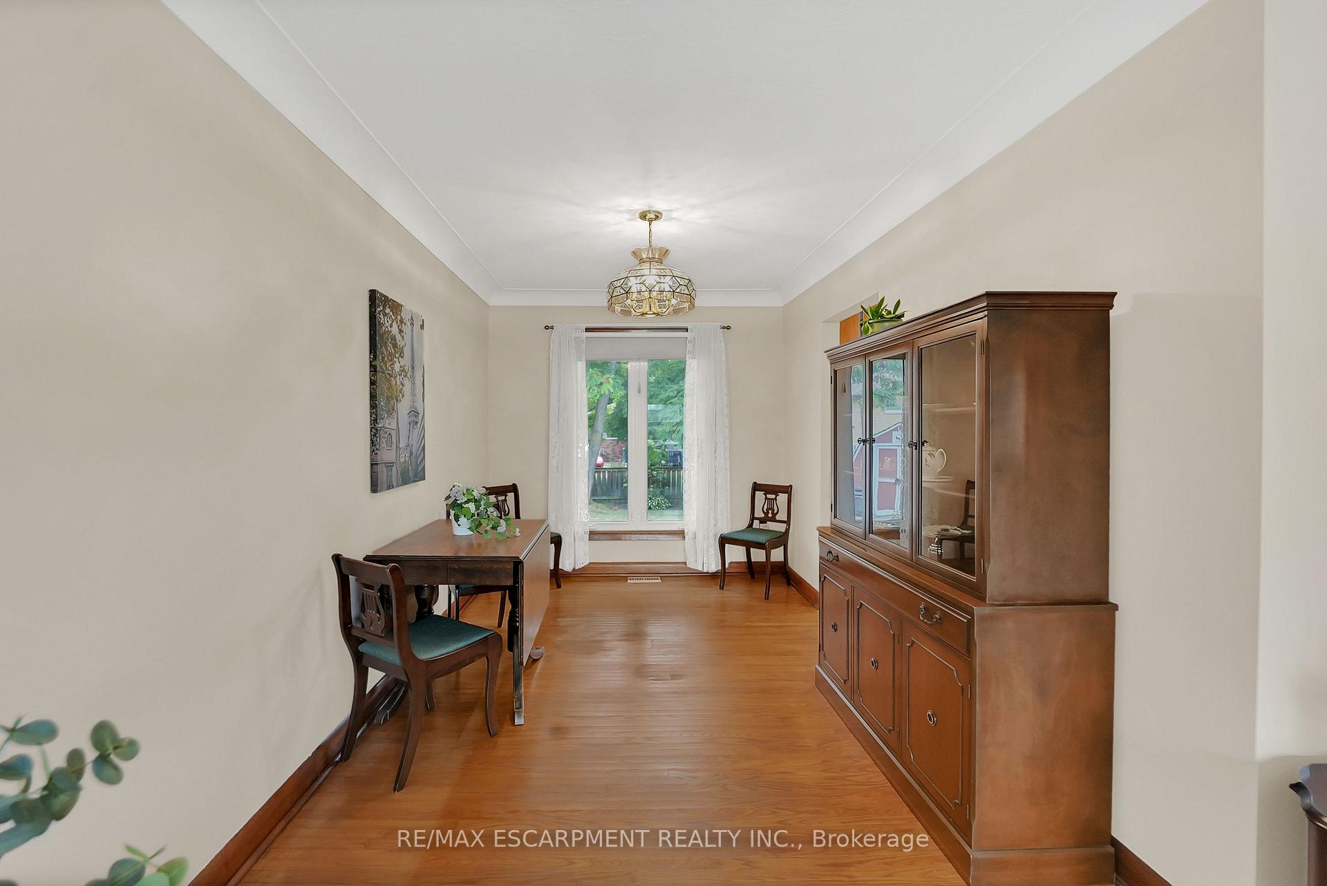 Photo 6 of 11 Kelson Avenue N, Grimsby, Grimsby West — HOMEH