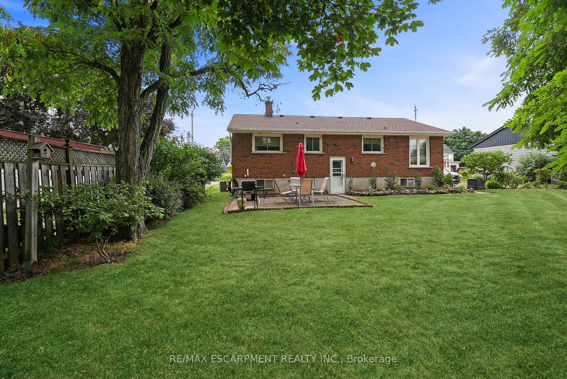 Photo 18 of 11 Kelson Avenue N, Grimsby, Grimsby West — HOMEH