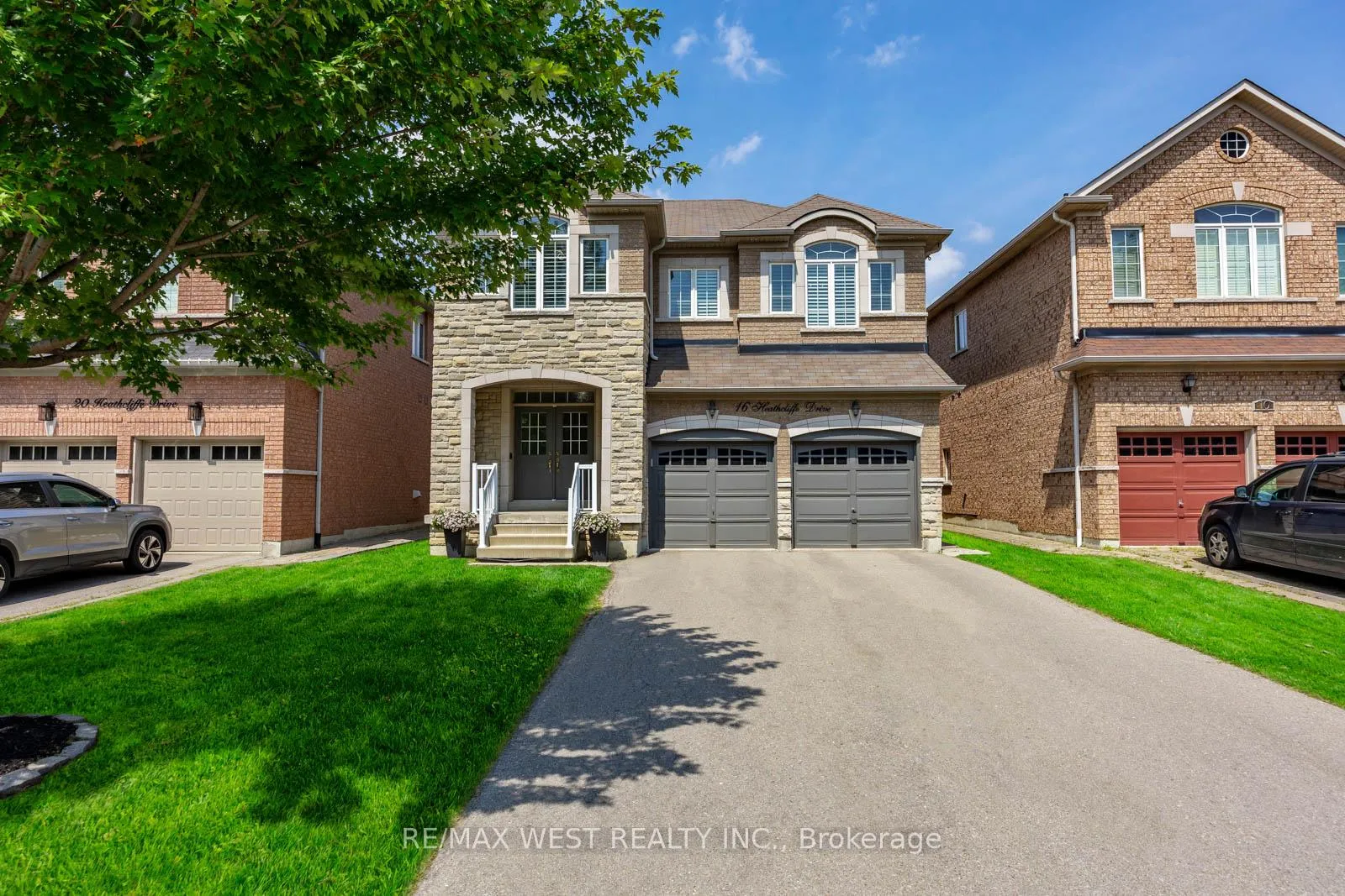 Photo 1 of 16 Heathcliffe Drive, Vaughan, Vellore Village — HOMEH