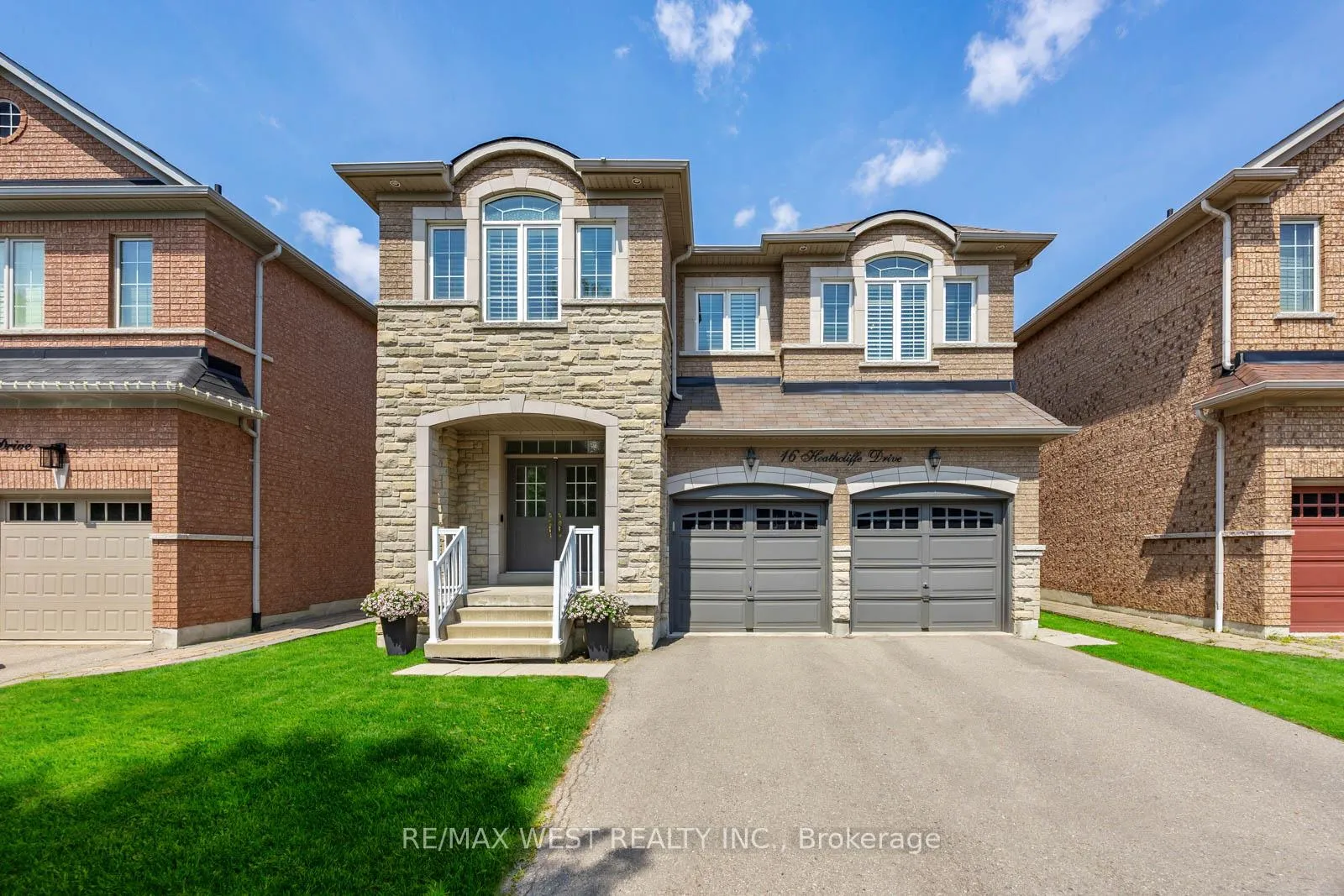 Photo 2 of 16 Heathcliffe Drive, Vaughan, Vellore Village — HOMEH