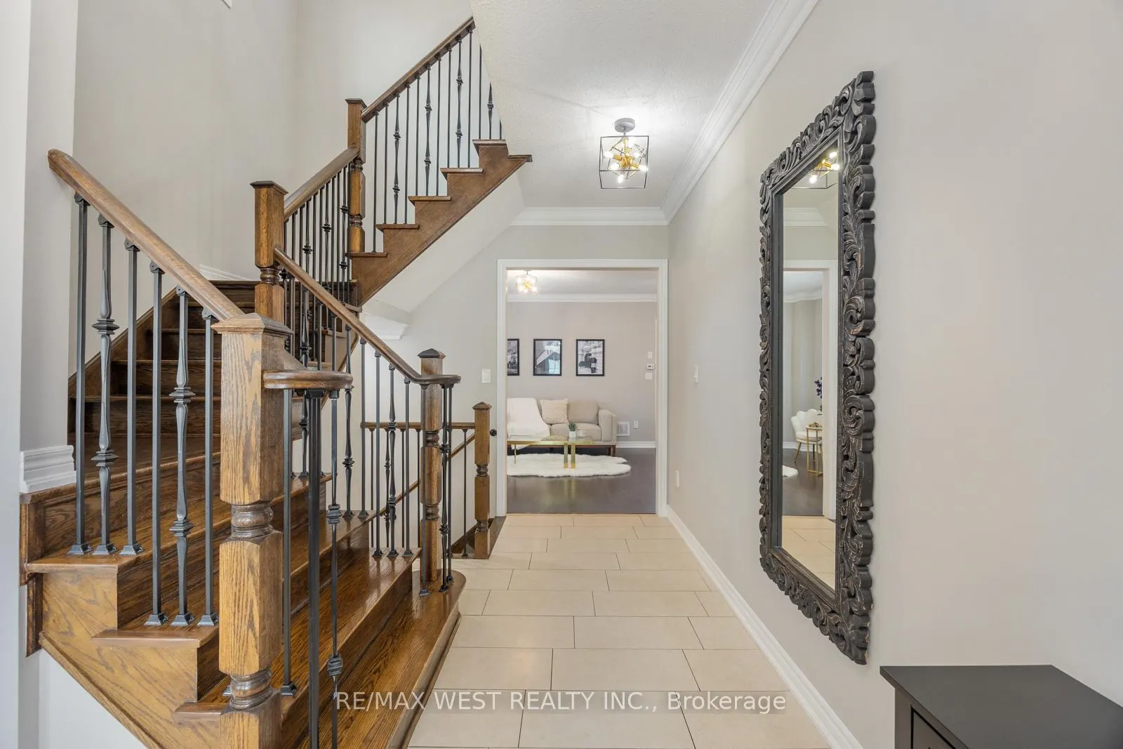 Photo 4 of 16 Heathcliffe Drive, Vaughan, Vellore Village — HOMEH