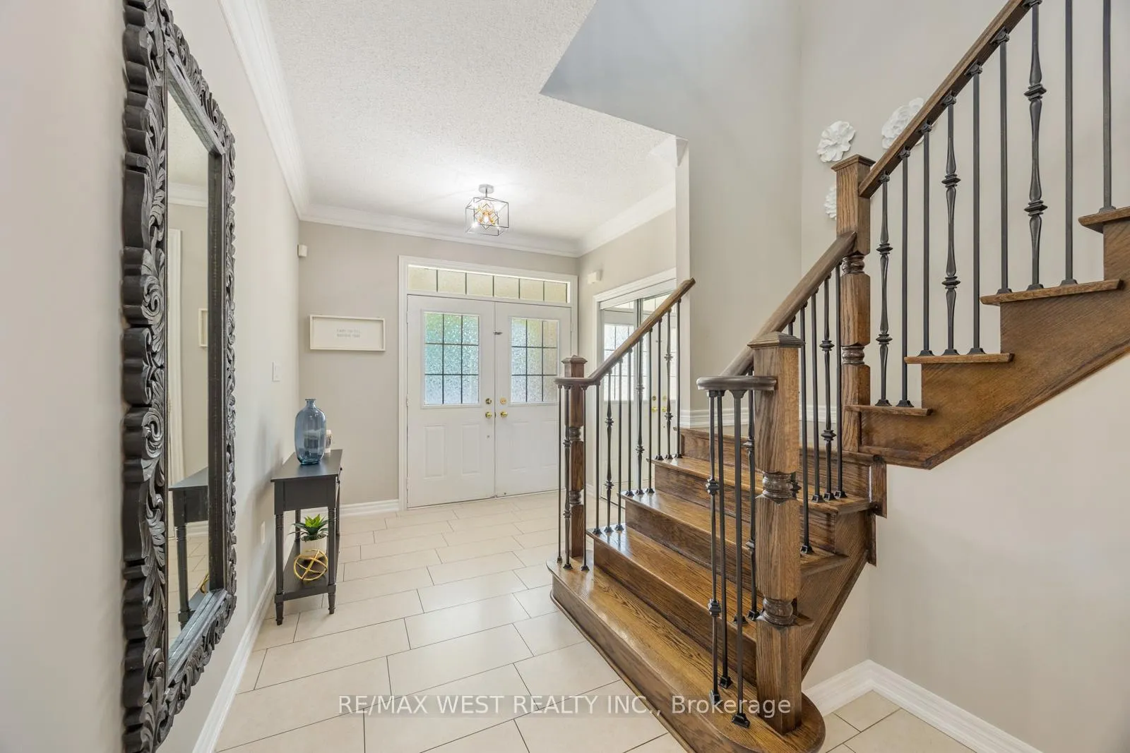 Photo 5 of 16 Heathcliffe Drive, Vaughan, Vellore Village — HOMEH
