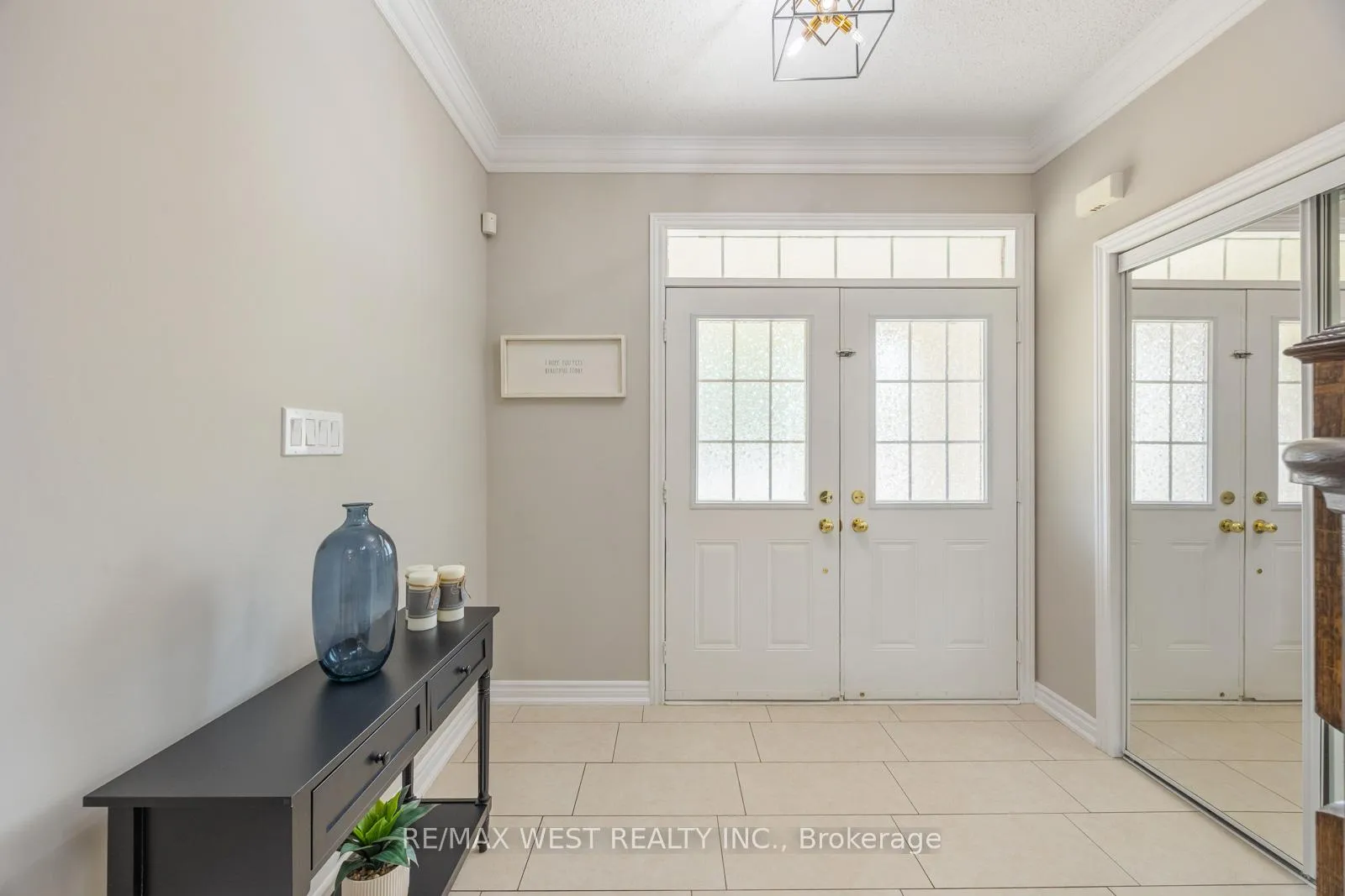 Photo 6 of 16 Heathcliffe Drive, Vaughan, Vellore Village — HOMEH
