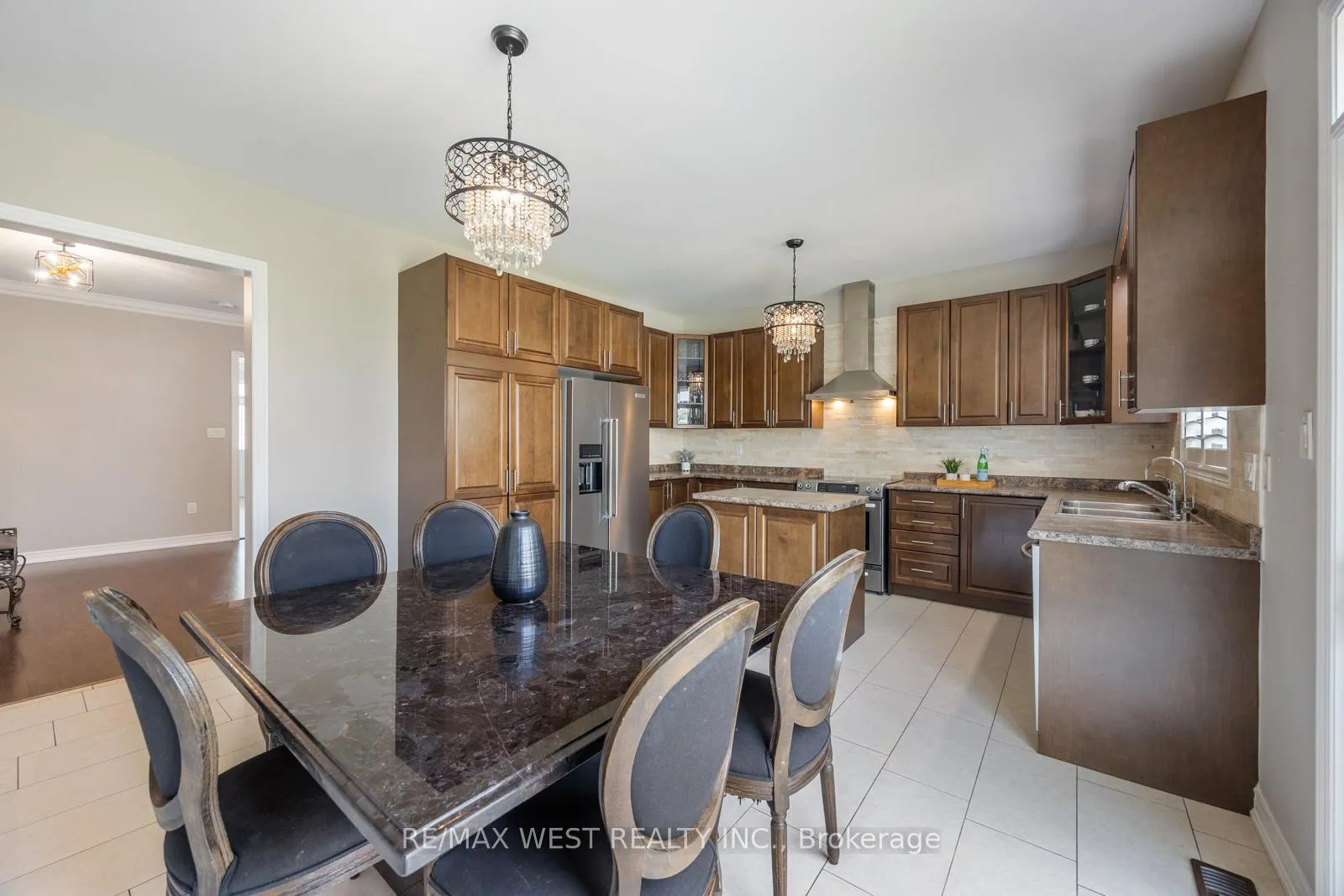 Photo 20 of 16 Heathcliffe Drive, Vaughan, Vellore Village — HOMEH