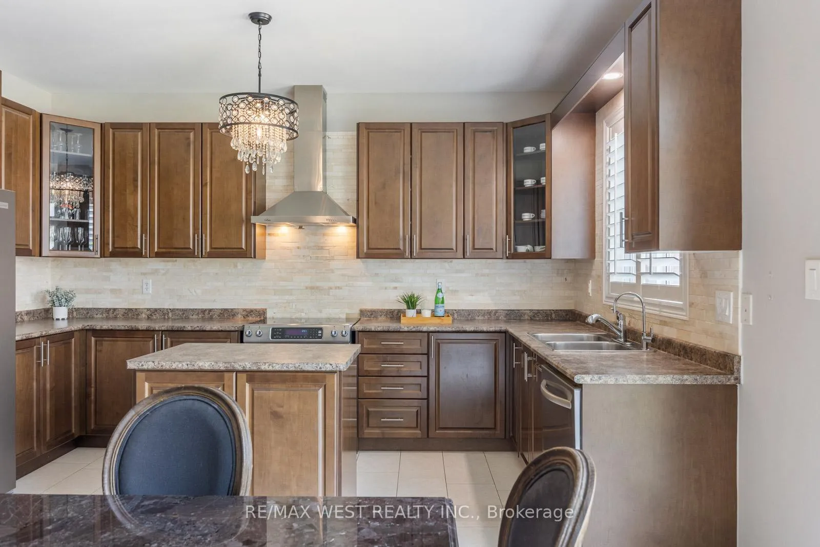 Photo 21 of 16 Heathcliffe Drive, Vaughan, Vellore Village — HOMEH
