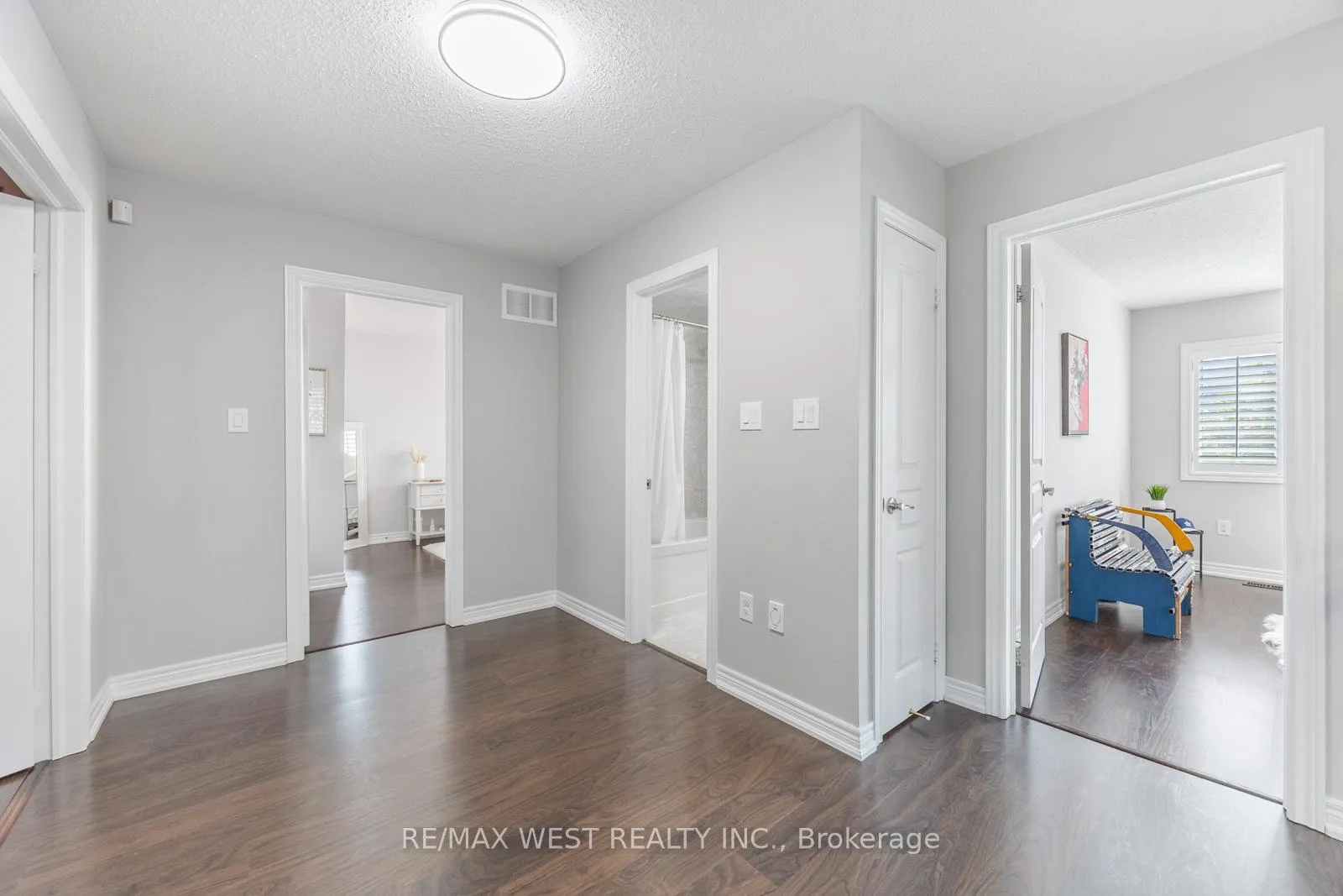 Photo 33 of 16 Heathcliffe Drive, Vaughan, Vellore Village — HOMEH