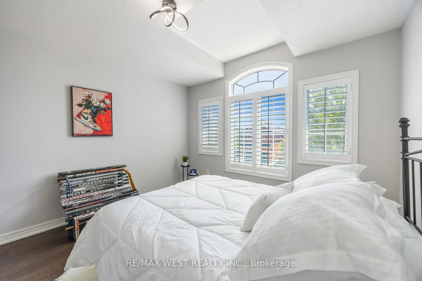 Photo 35 of 16 Heathcliffe Drive, Vaughan, Vellore Village — HOMEH