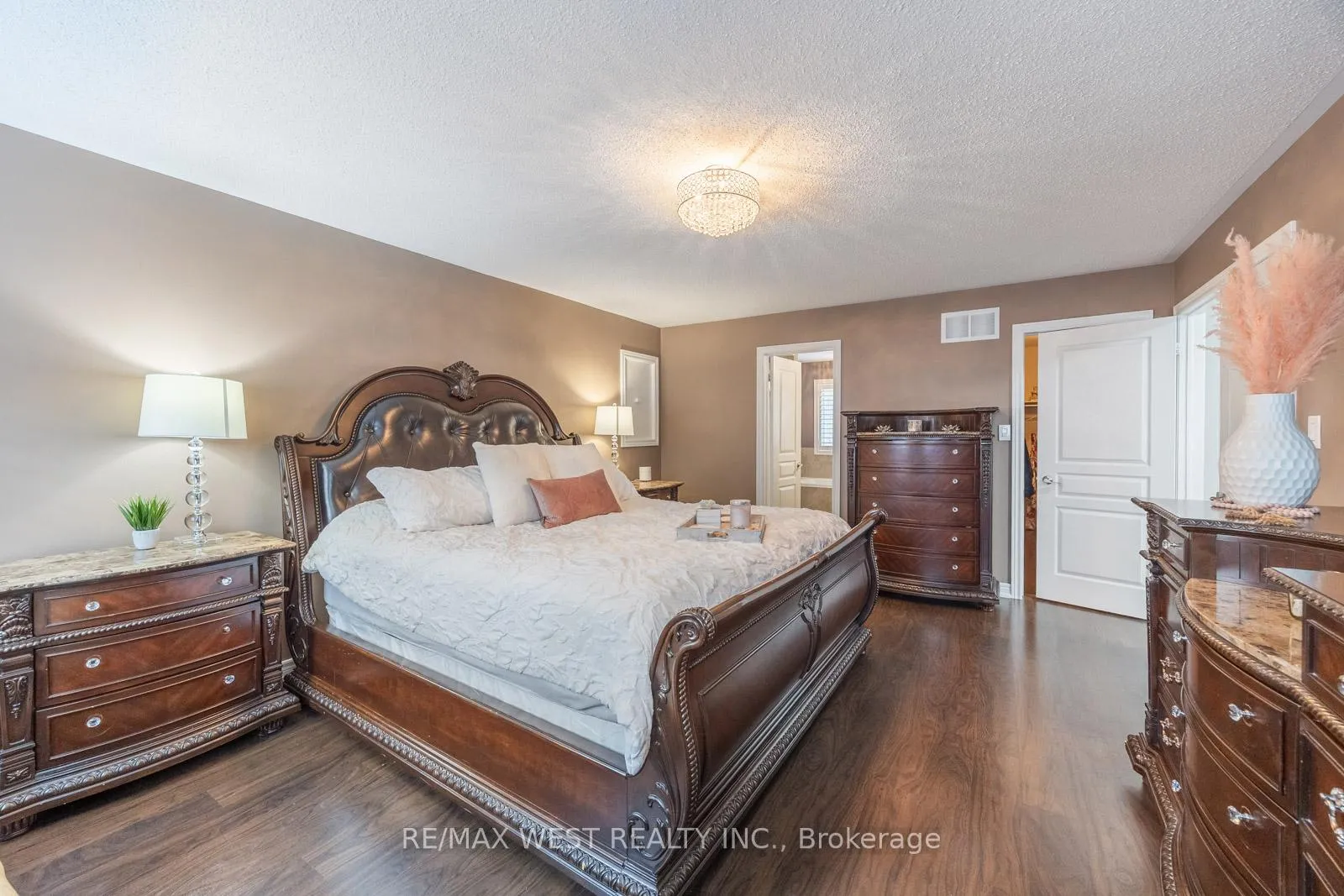 Photo 42 of 16 Heathcliffe Drive, Vaughan, Vellore Village — HOMEH