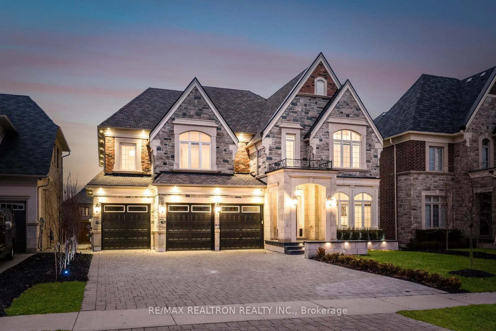 Photo 3 of 62 Endless Circle, Vaughan, Kleinburg — HOMEH