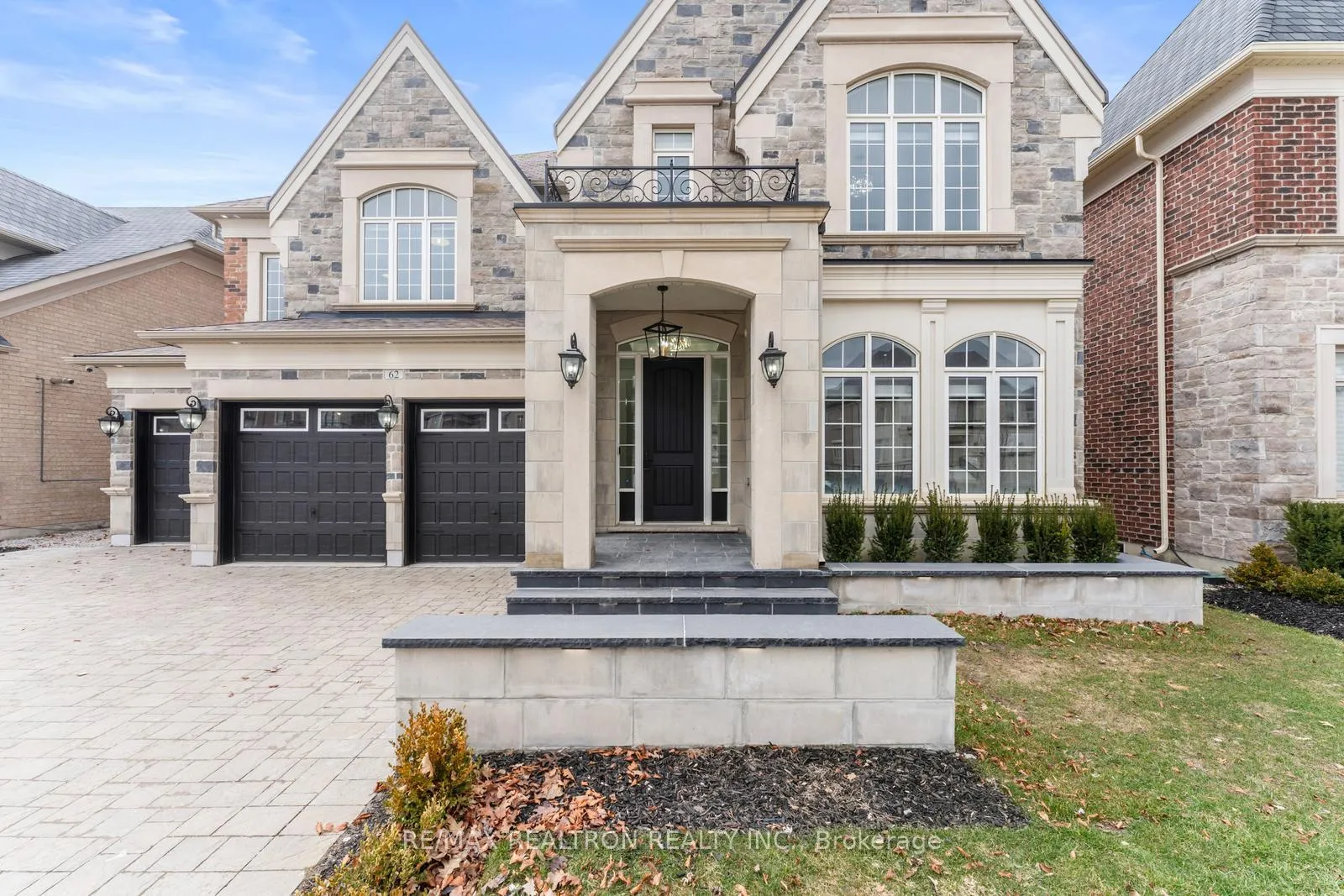 Photo 8 of 62 Endless Circle, Vaughan, Kleinburg — HOMEH