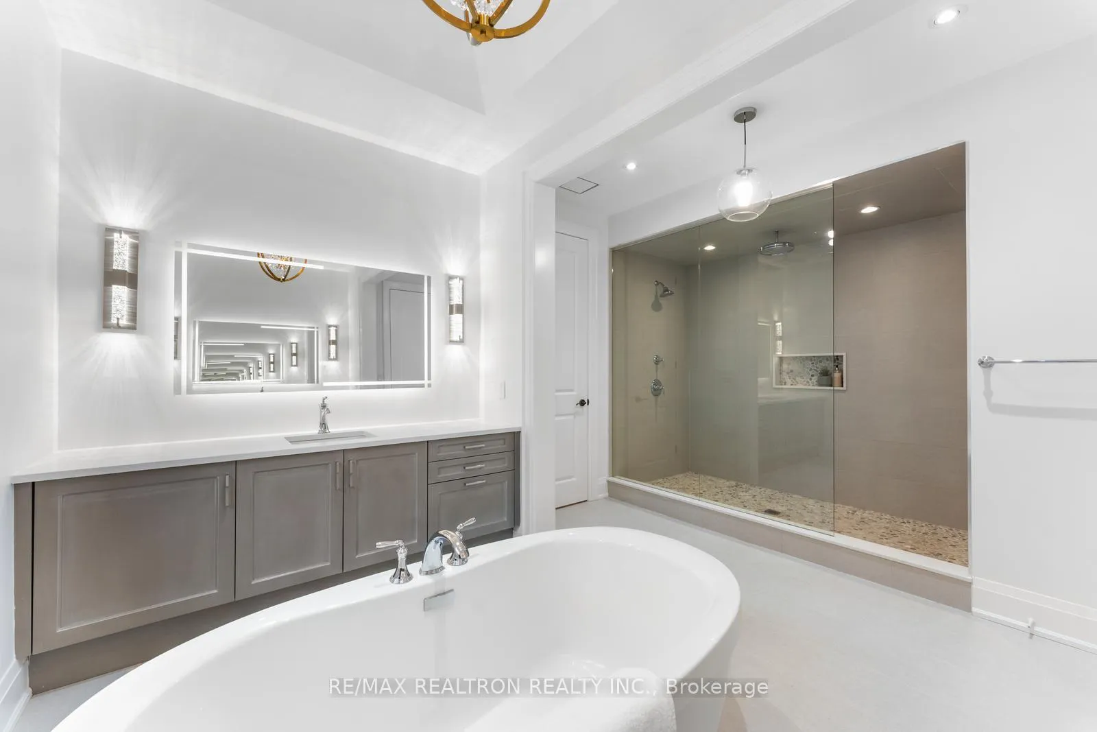 Photo 32 of 62 Endless Circle, Vaughan, Kleinburg — HOMEH