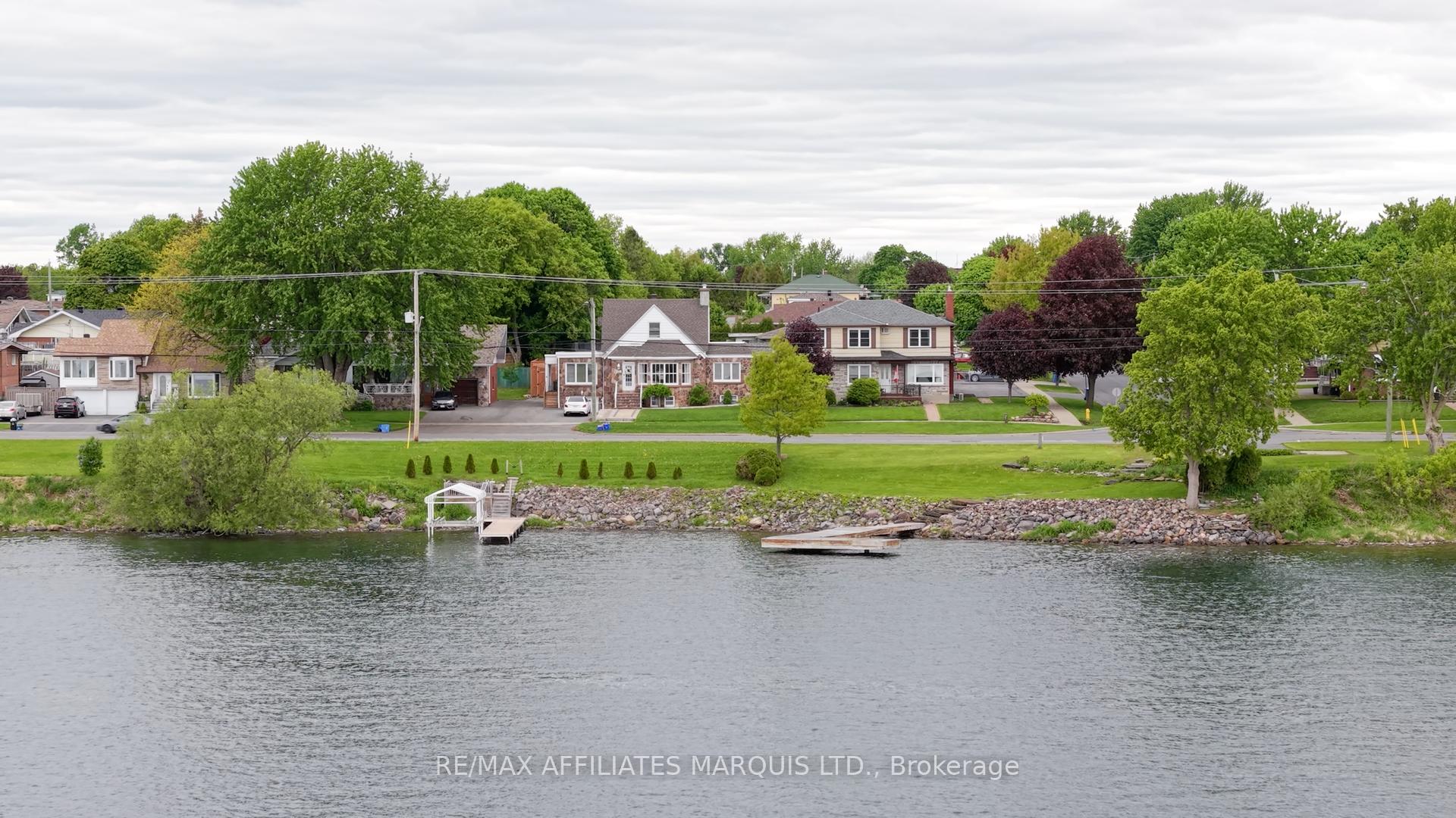 Photo 1 of 1316 Montreal Road, Cornwall — HOMEH