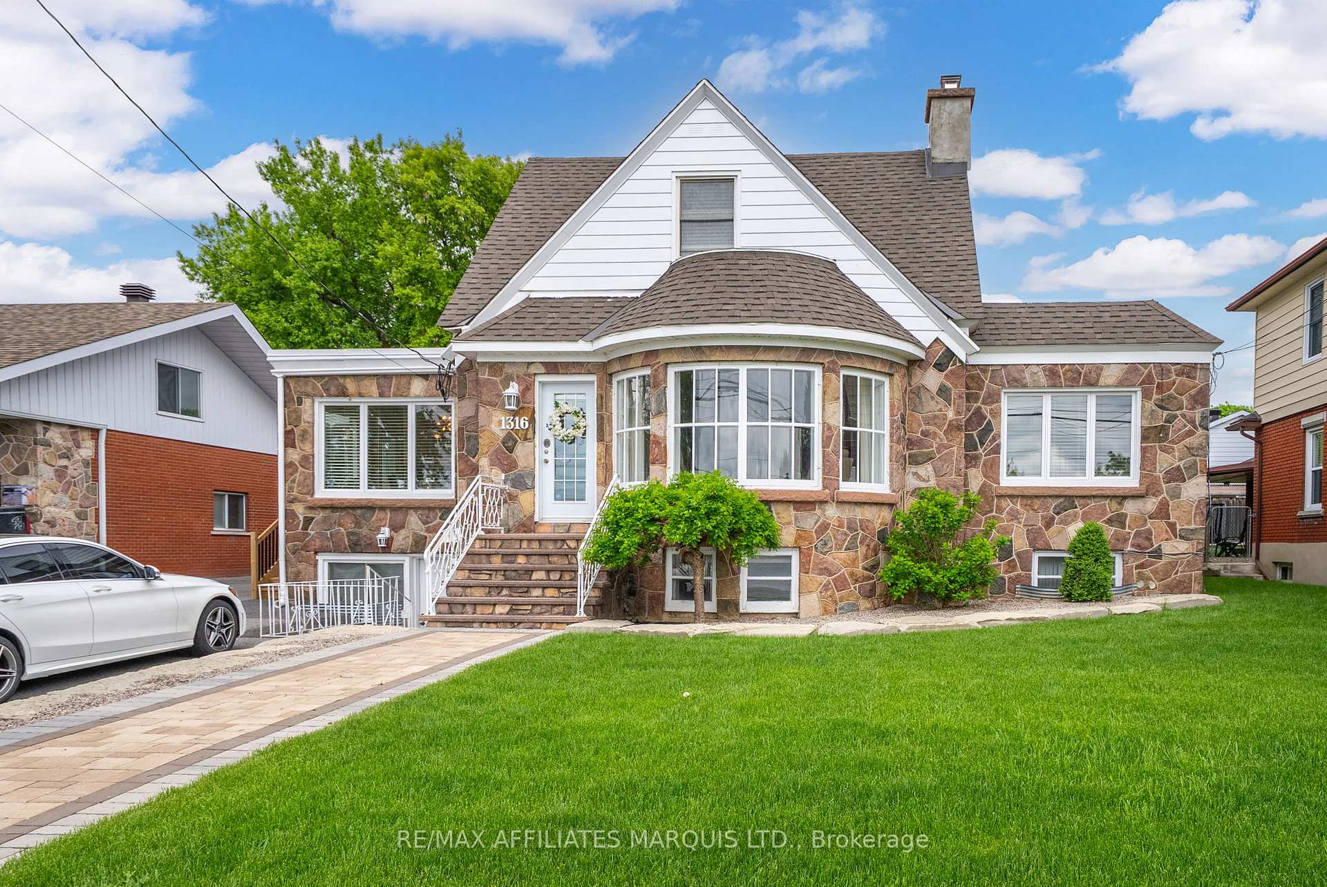 Photo 2 of 1316 Montreal Road, Cornwall — HOMEH
