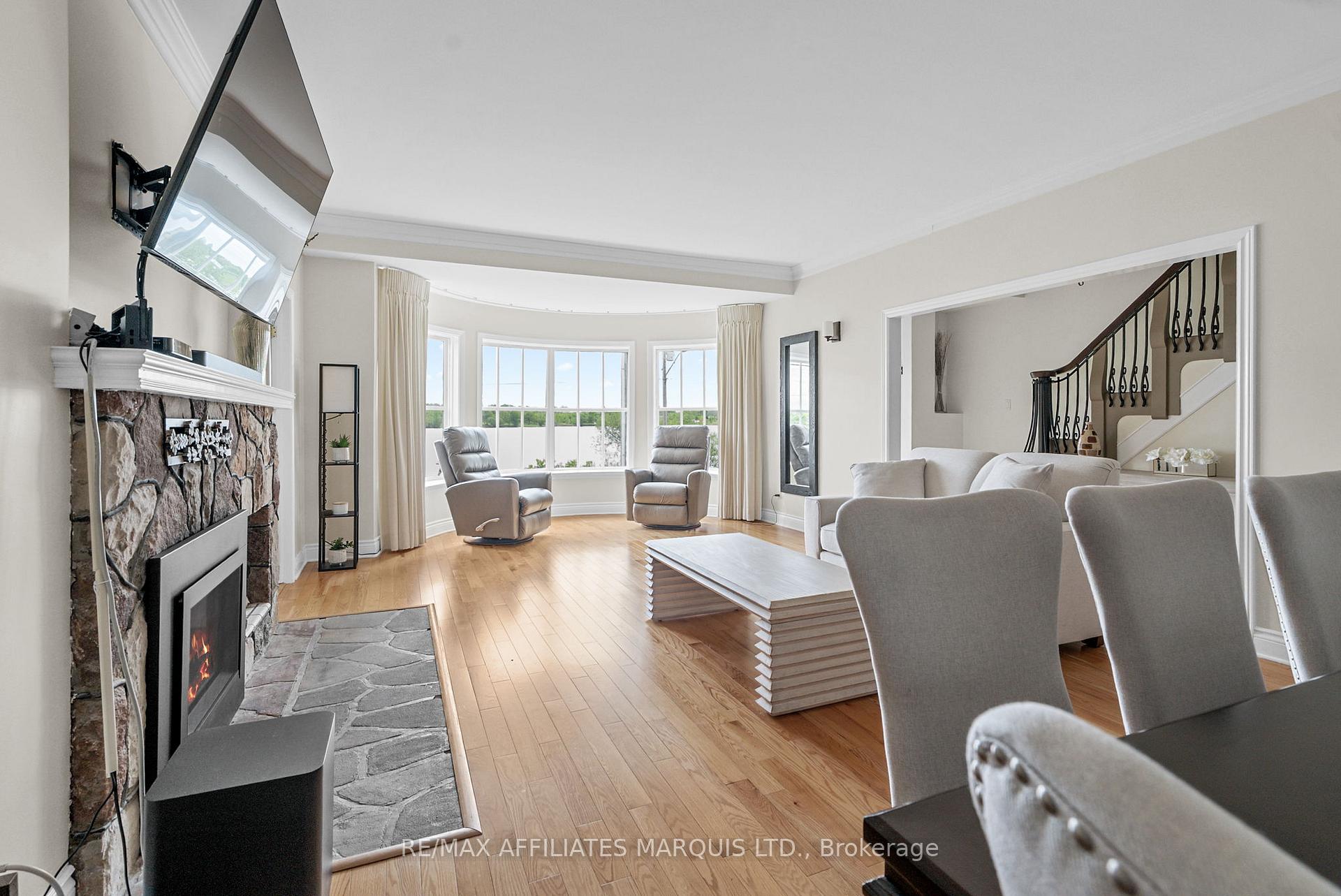 Photo 5 of 1316 Montreal Road, Cornwall — HOMEH