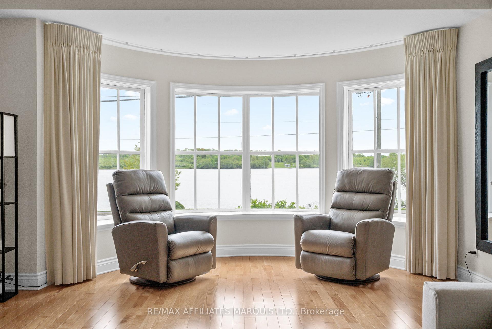 Photo 6 of 1316 Montreal Road, Cornwall — HOMEH