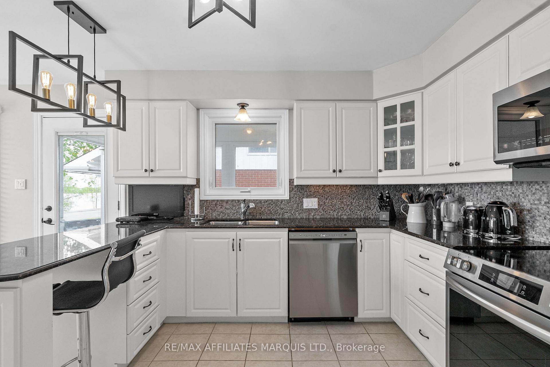 Photo 12 of 1316 Montreal Road, Cornwall — HOMEH