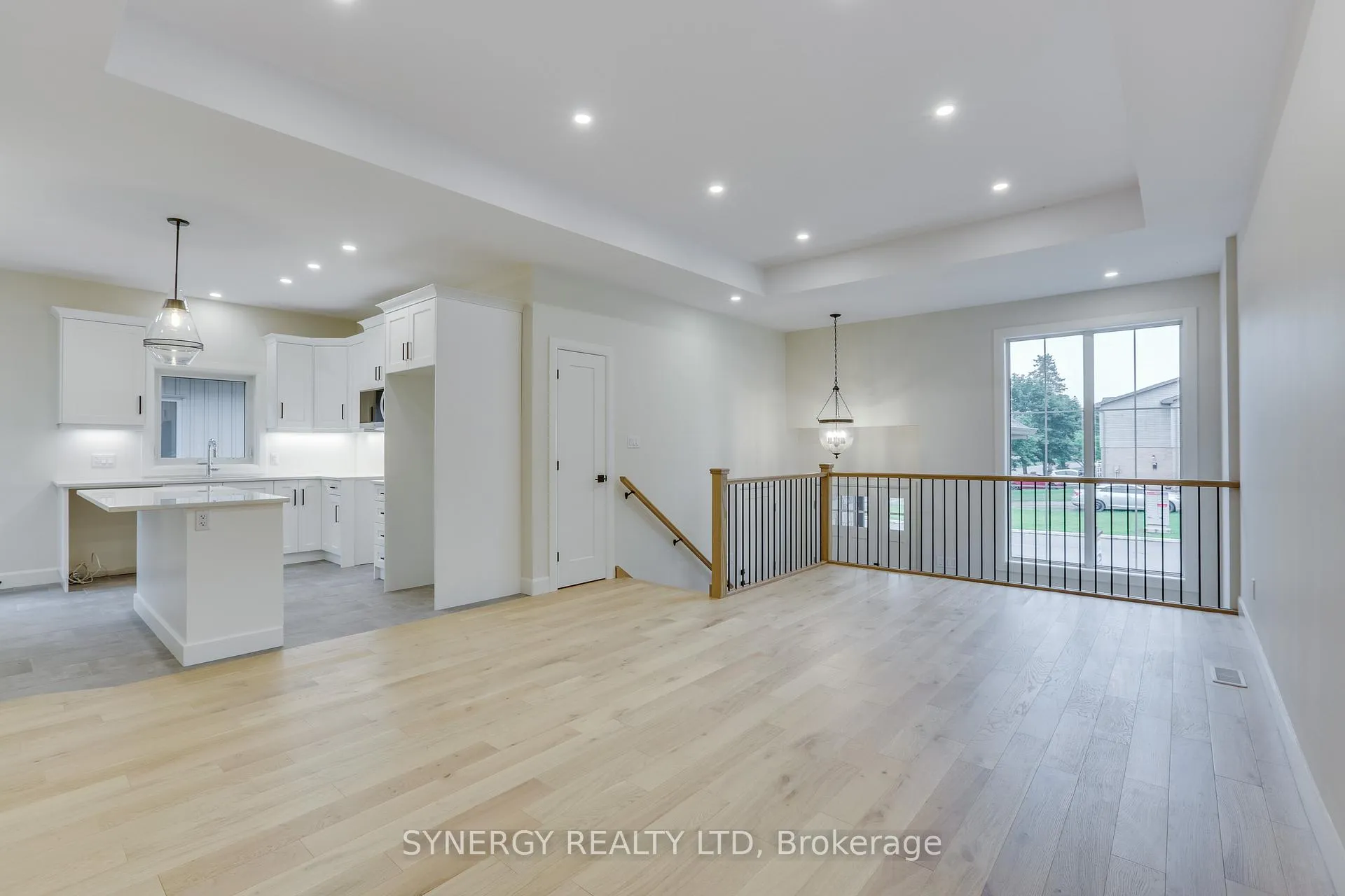 Photo 8 of 5 Haddon Lane, Strathroy-Caradoc, NW — HOMEH