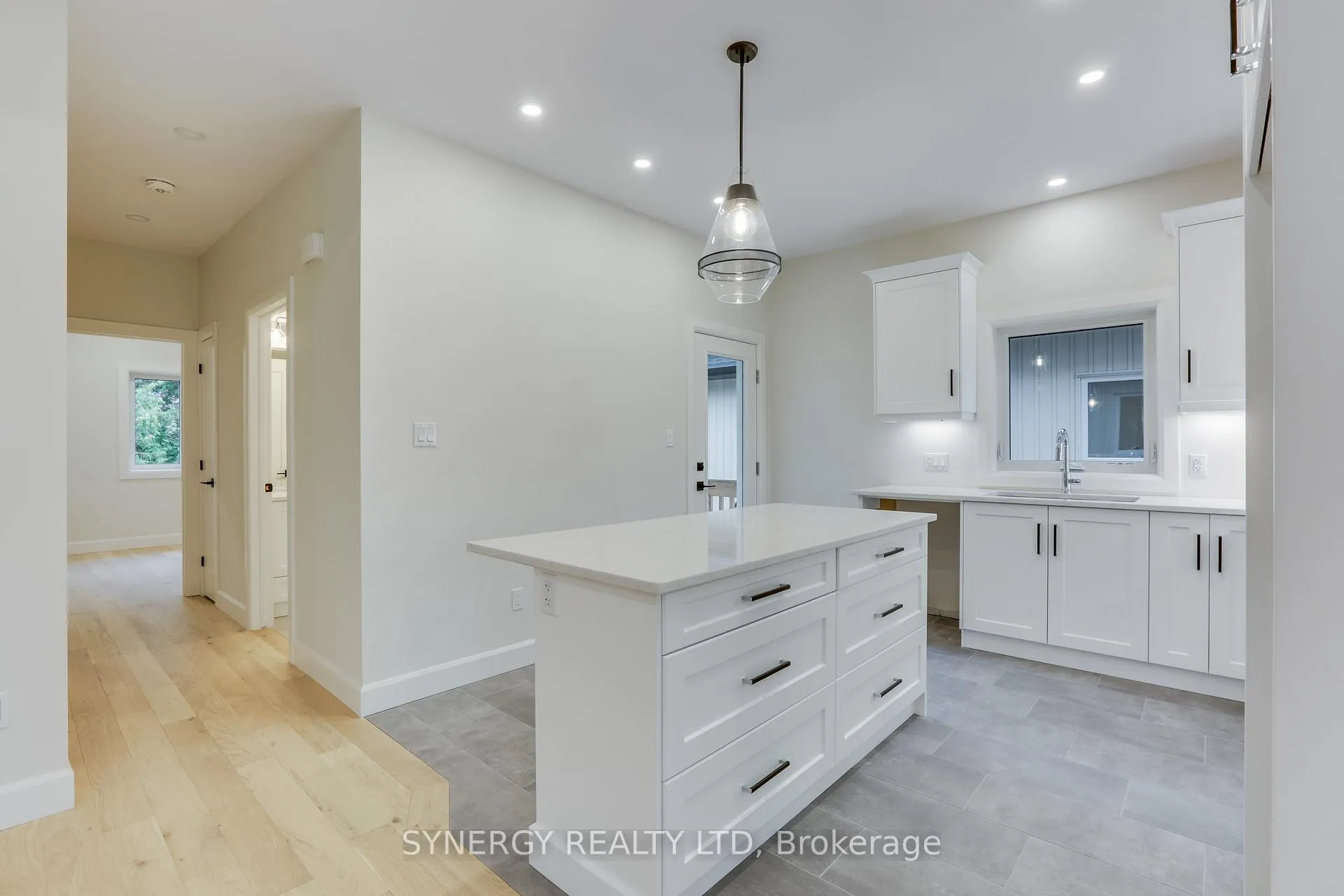 Photo 11 of 5 Haddon Lane, Strathroy-Caradoc, NW — HOMEH