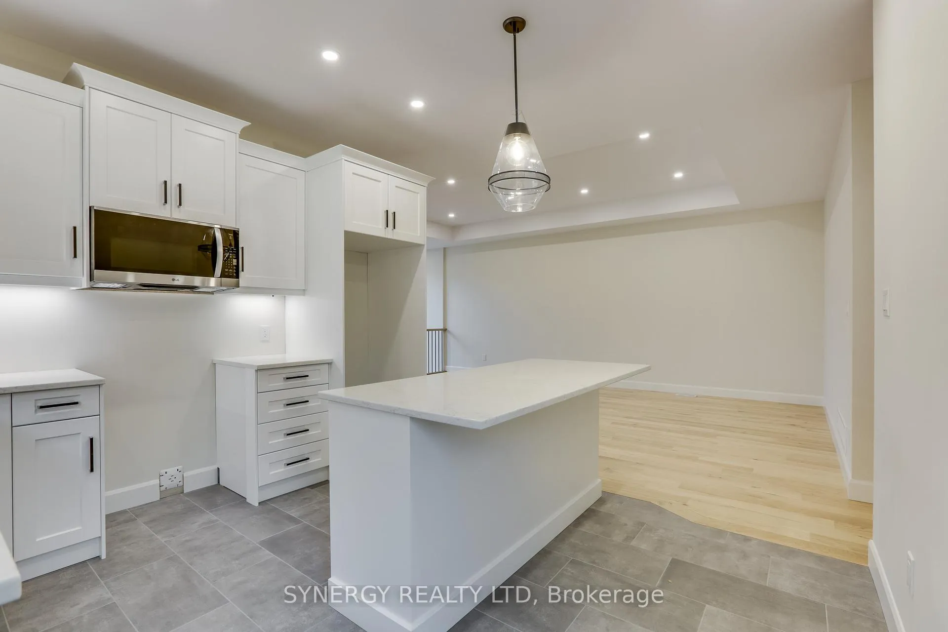Photo 12 of 5 Haddon Lane, Strathroy-Caradoc, NW — HOMEH