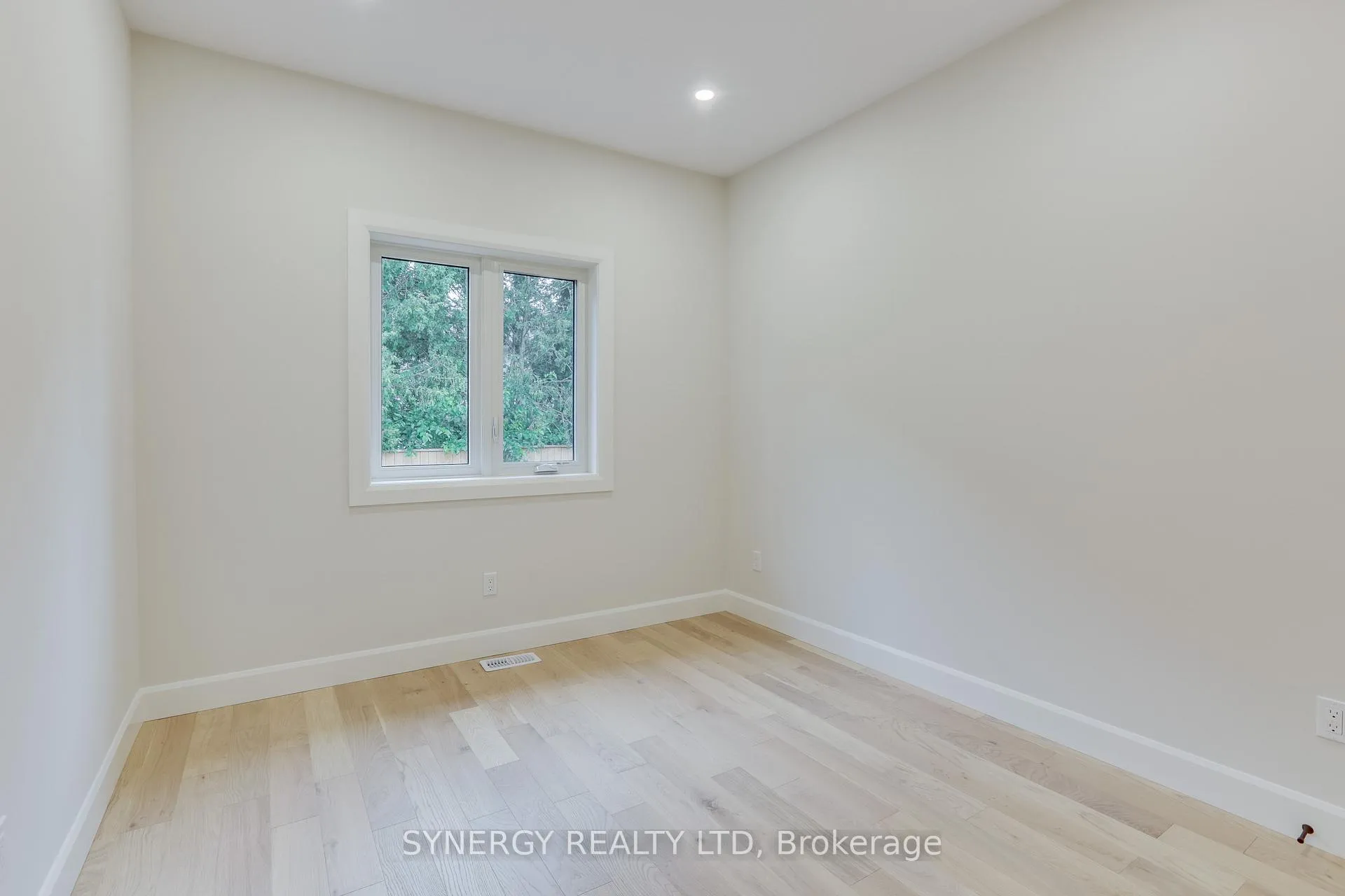Photo 15 of 5 Haddon Lane, Strathroy-Caradoc, NW — HOMEH
