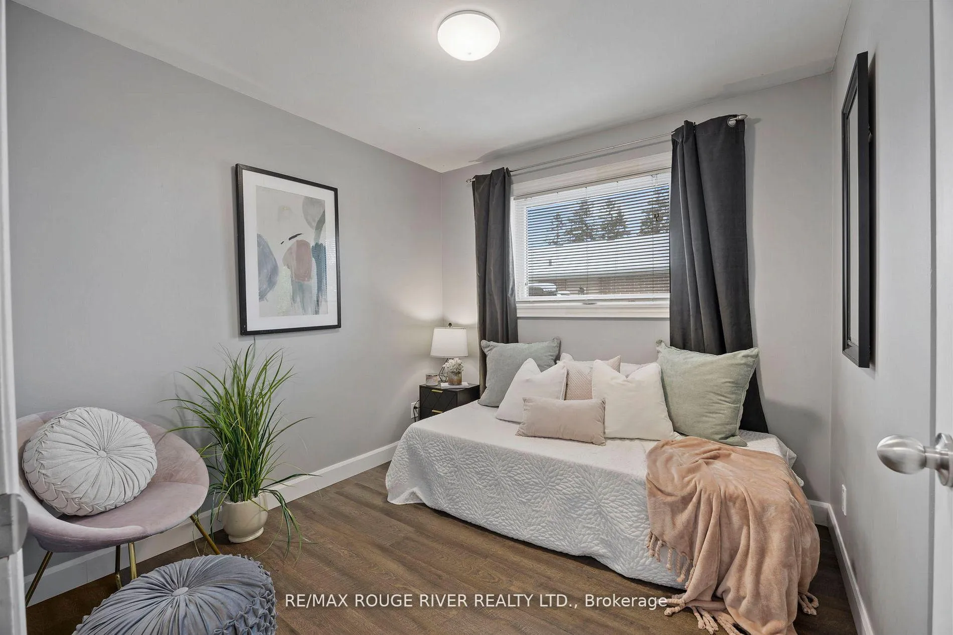Photo 13 of 819 Sanok Drive, Pickering, West Shore — HOMEH