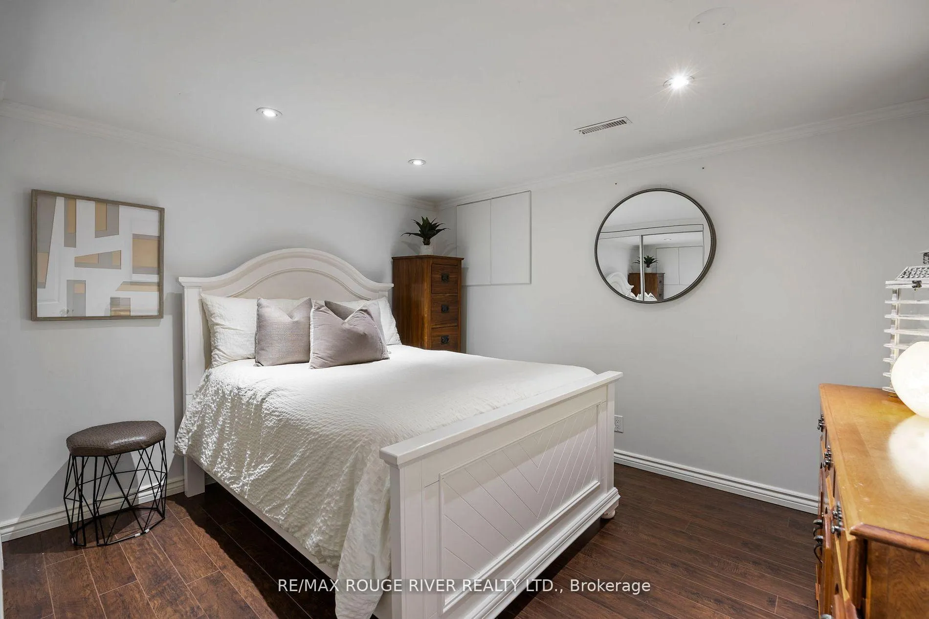 Photo 23 of 819 Sanok Drive, Pickering, West Shore — HOMEH