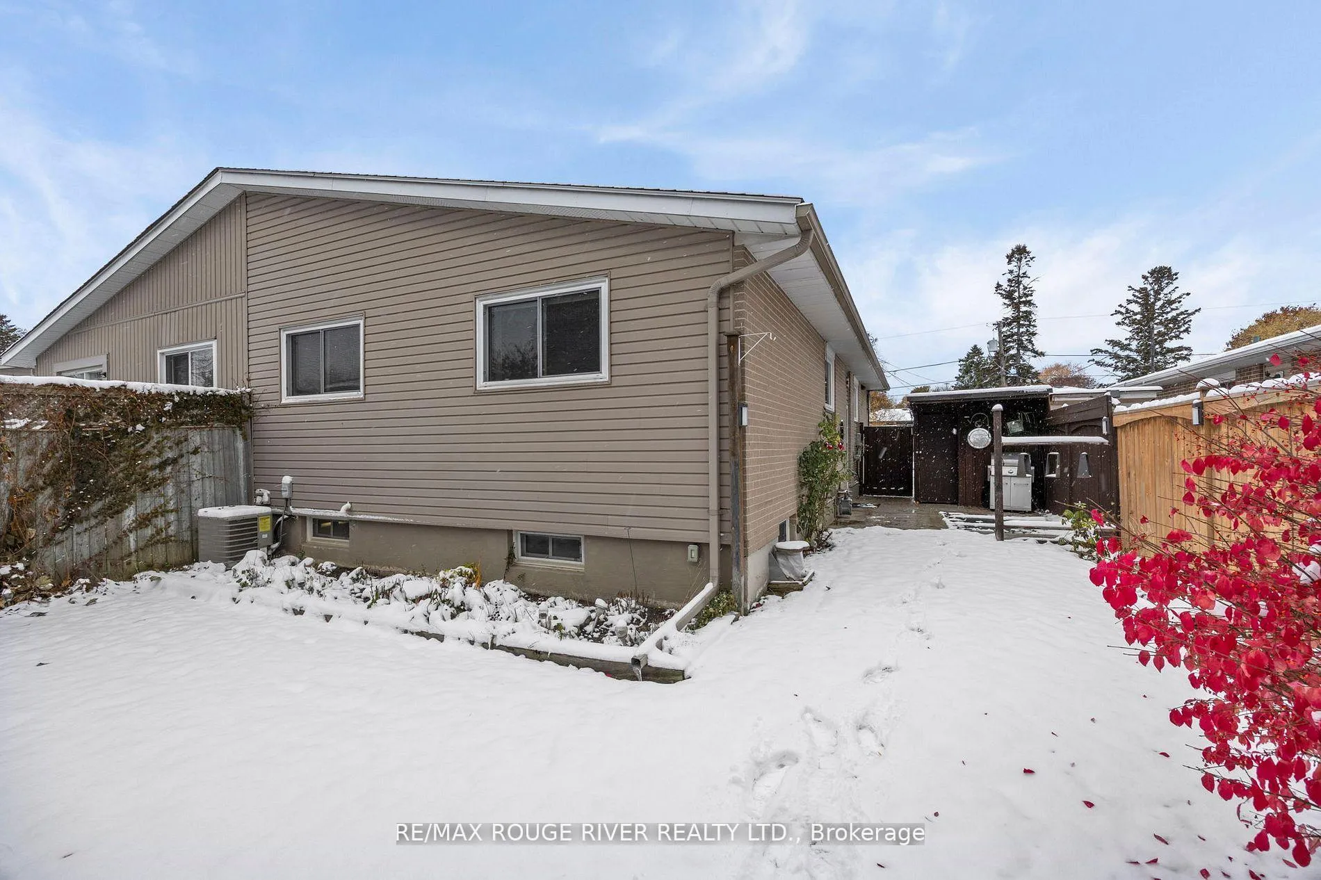 Photo 33 of 819 Sanok Drive, Pickering, West Shore — HOMEH