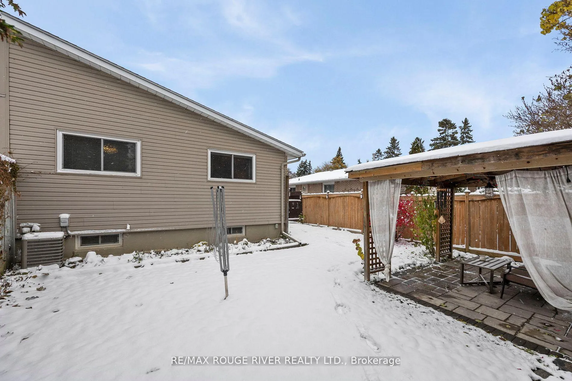Photo 34 of 819 Sanok Drive, Pickering, West Shore — HOMEH