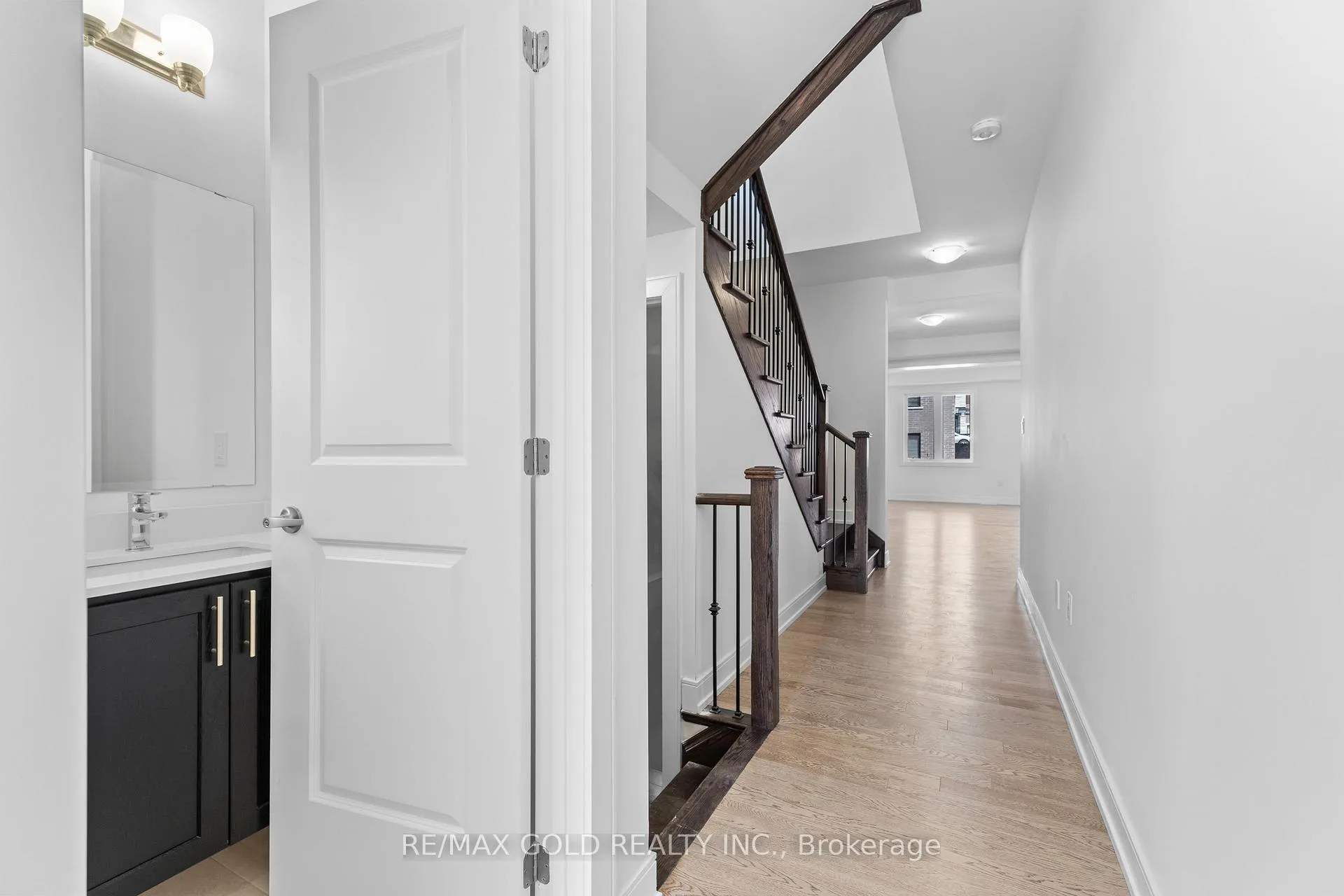 Photo 4 of 31 Stanley Leitch Drive, Kitchener, Mill Courtland Woodside Park — HOMEH