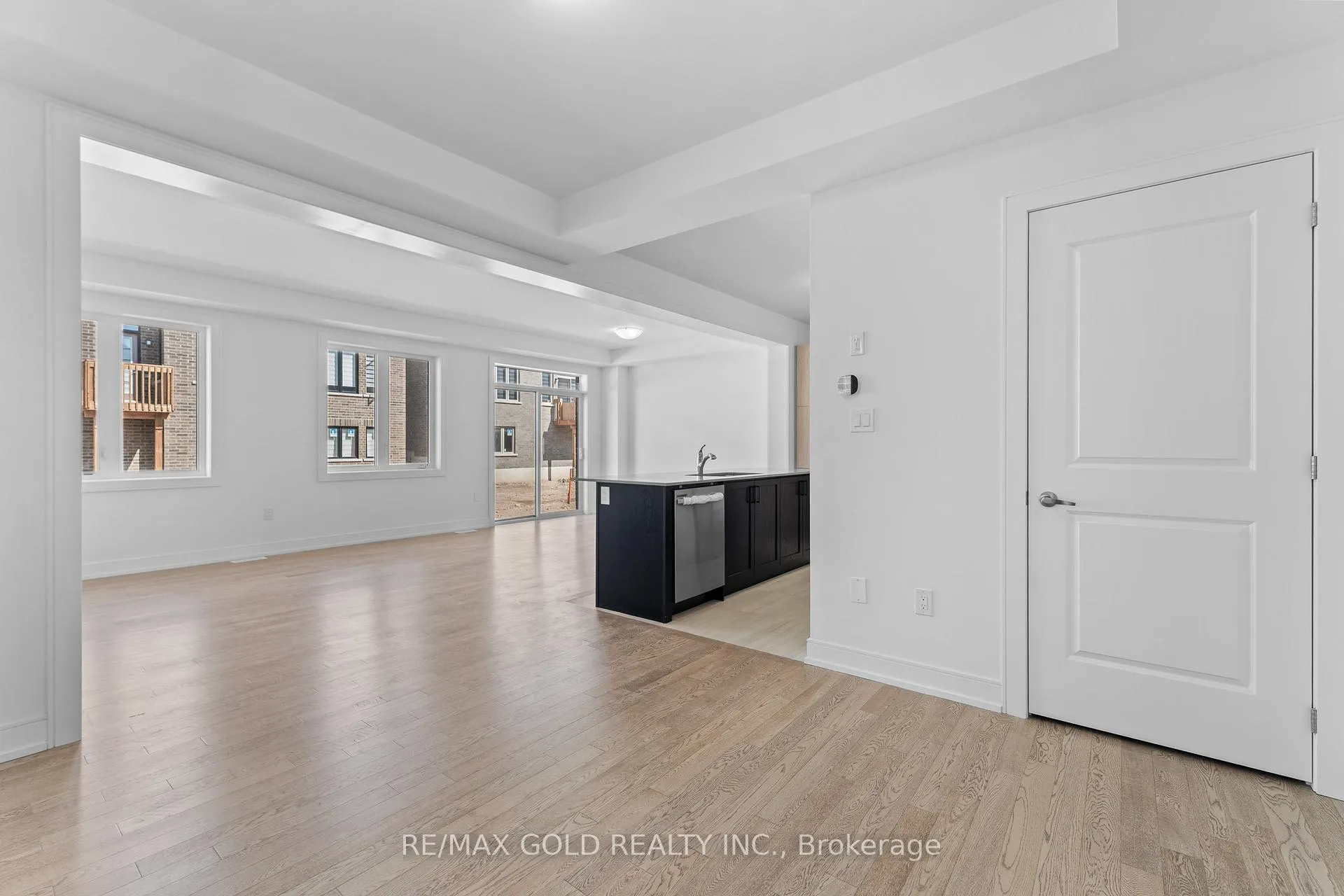 Photo 9 of 31 Stanley Leitch Drive, Kitchener, Mill Courtland Woodside Park — HOMEH