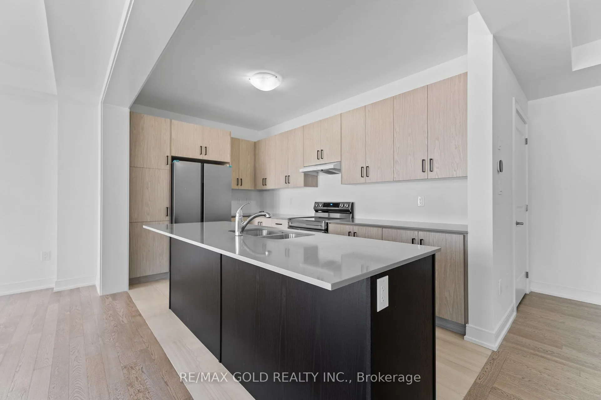 Photo 15 of 31 Stanley Leitch Drive, Kitchener, Mill Courtland Woodside Park — HOMEH