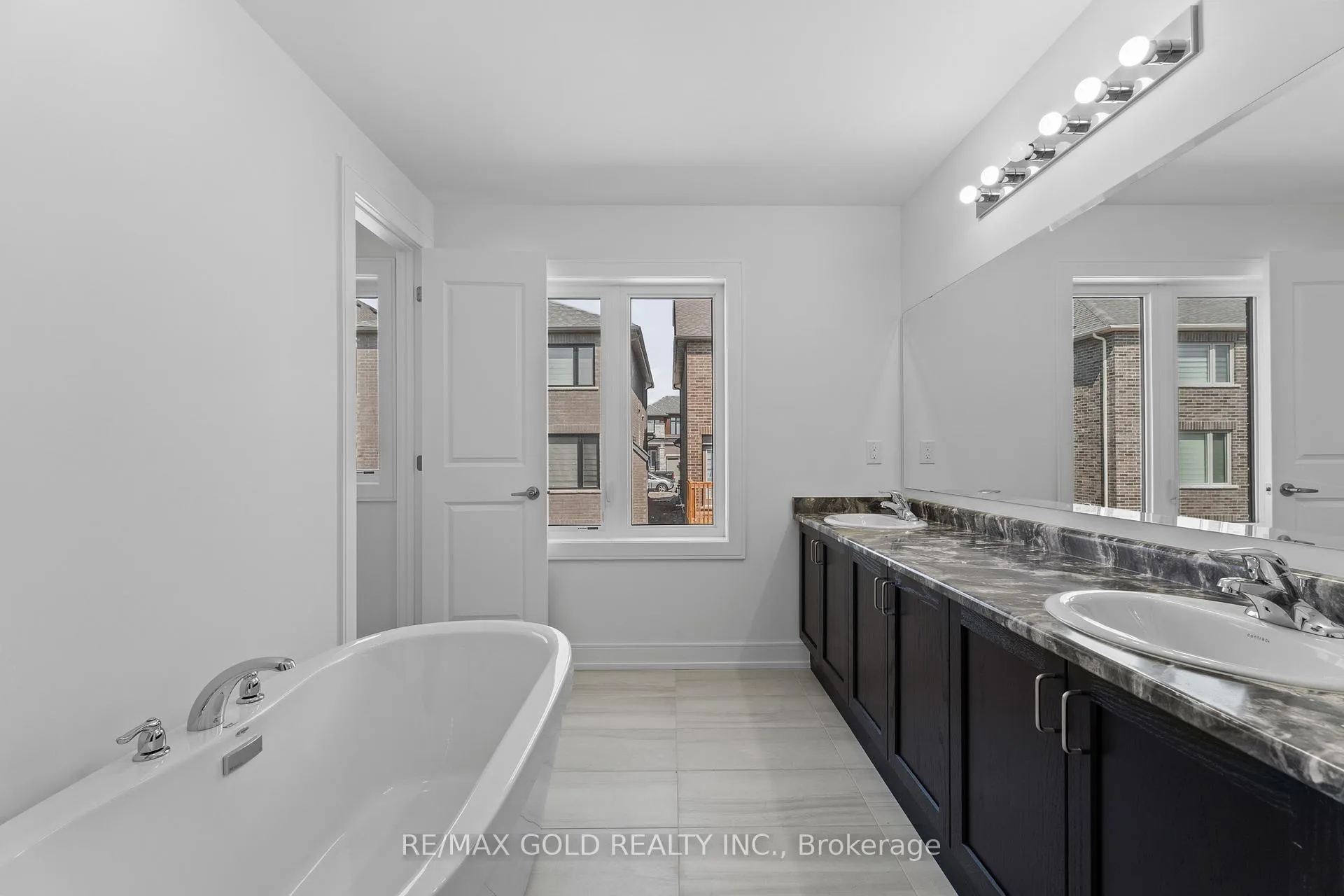 Photo 21 of 31 Stanley Leitch Drive, Kitchener, Mill Courtland Woodside Park — HOMEH
