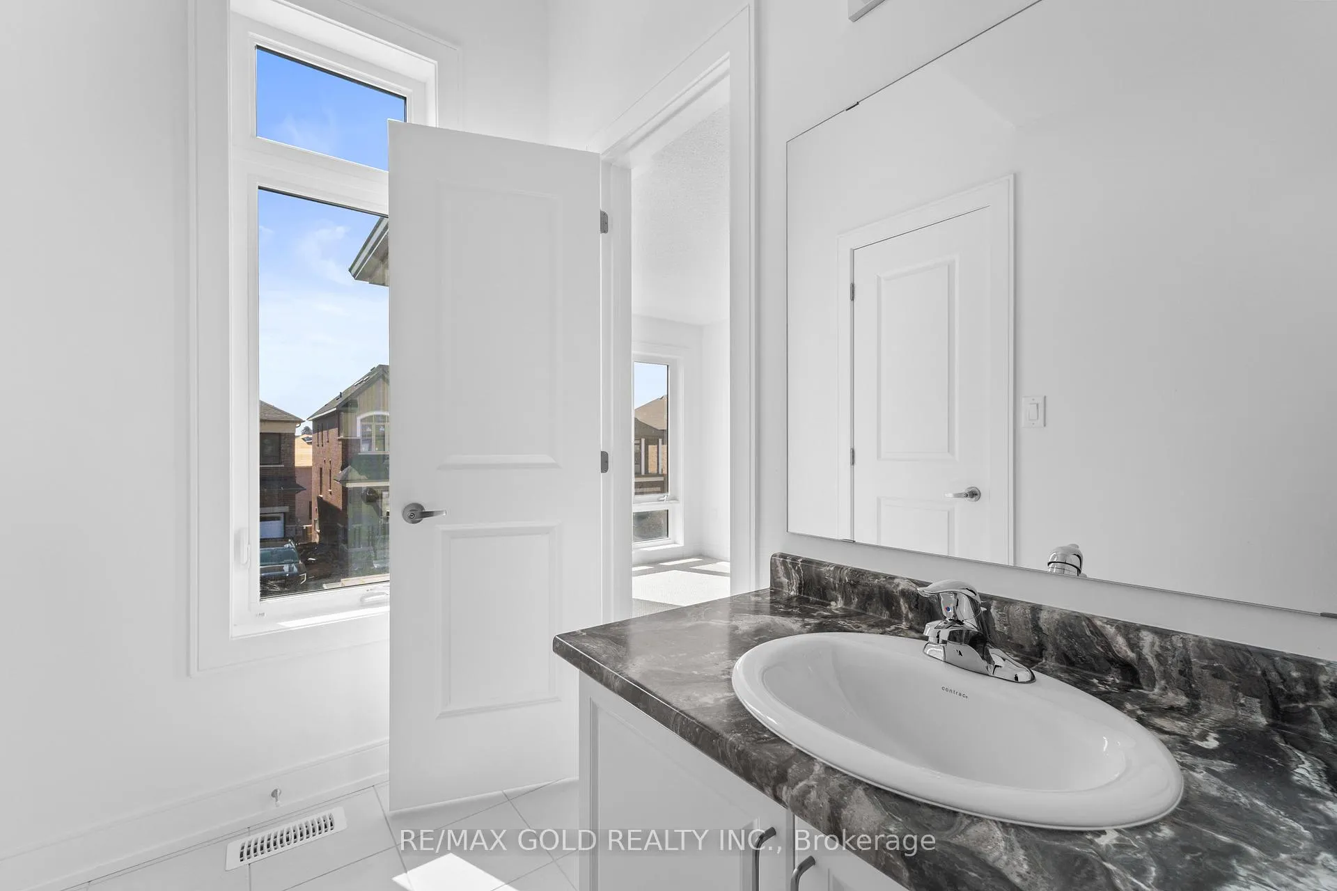 Photo 29 of 31 Stanley Leitch Drive, Kitchener, Mill Courtland Woodside Park — HOMEH