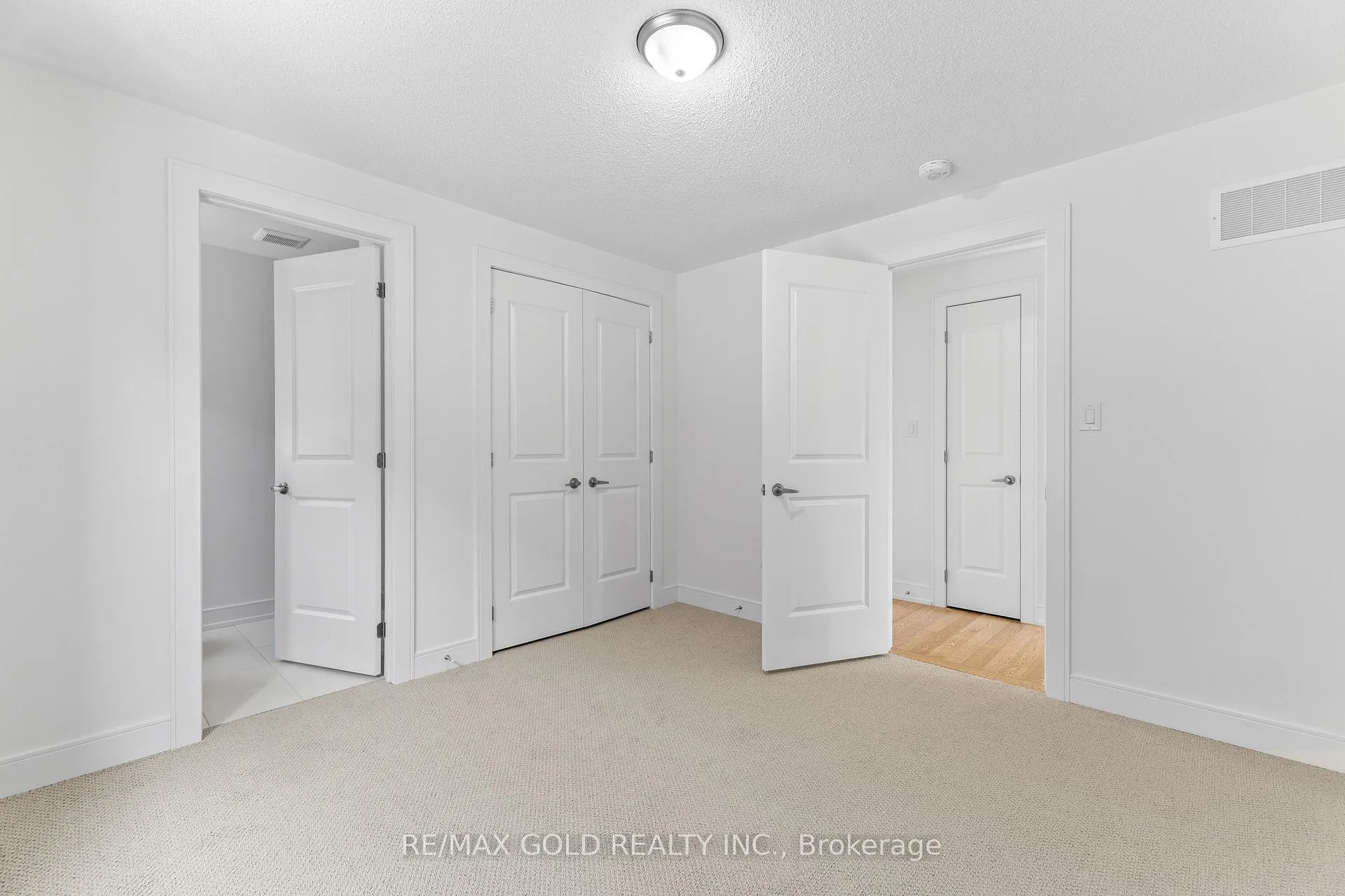 Photo 34 of 31 Stanley Leitch Drive, Kitchener, Mill Courtland Woodside Park — HOMEH