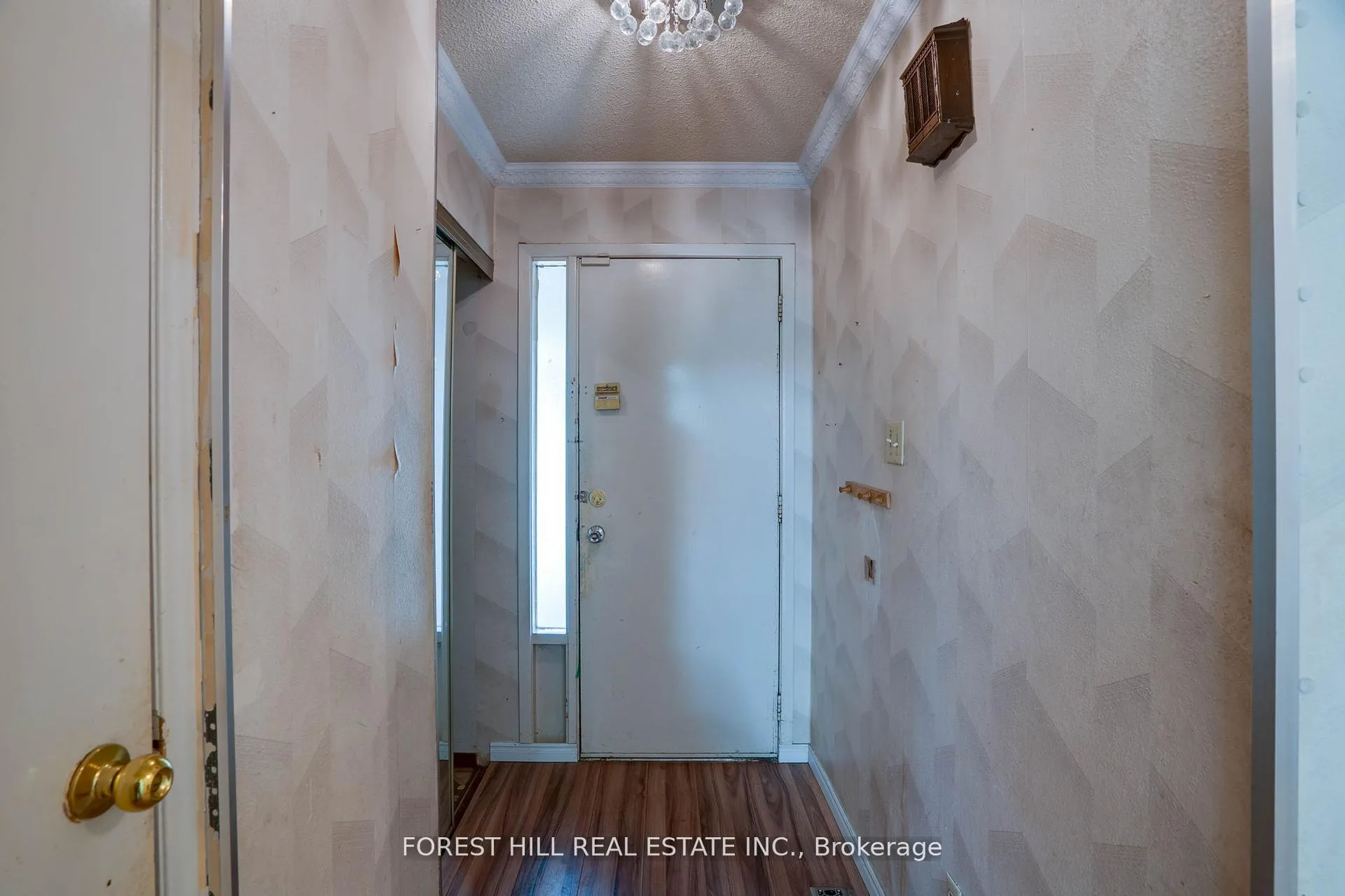 Photo 3 of 82 Hord Crescent, Vaughan, Lakeview Estates — HOMEH