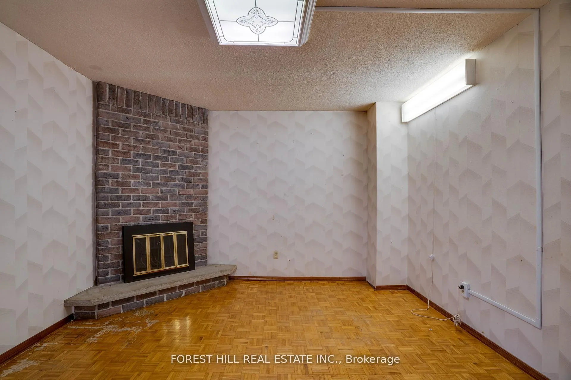 Photo 6 of 82 Hord Crescent, Vaughan, Lakeview Estates — HOMEH