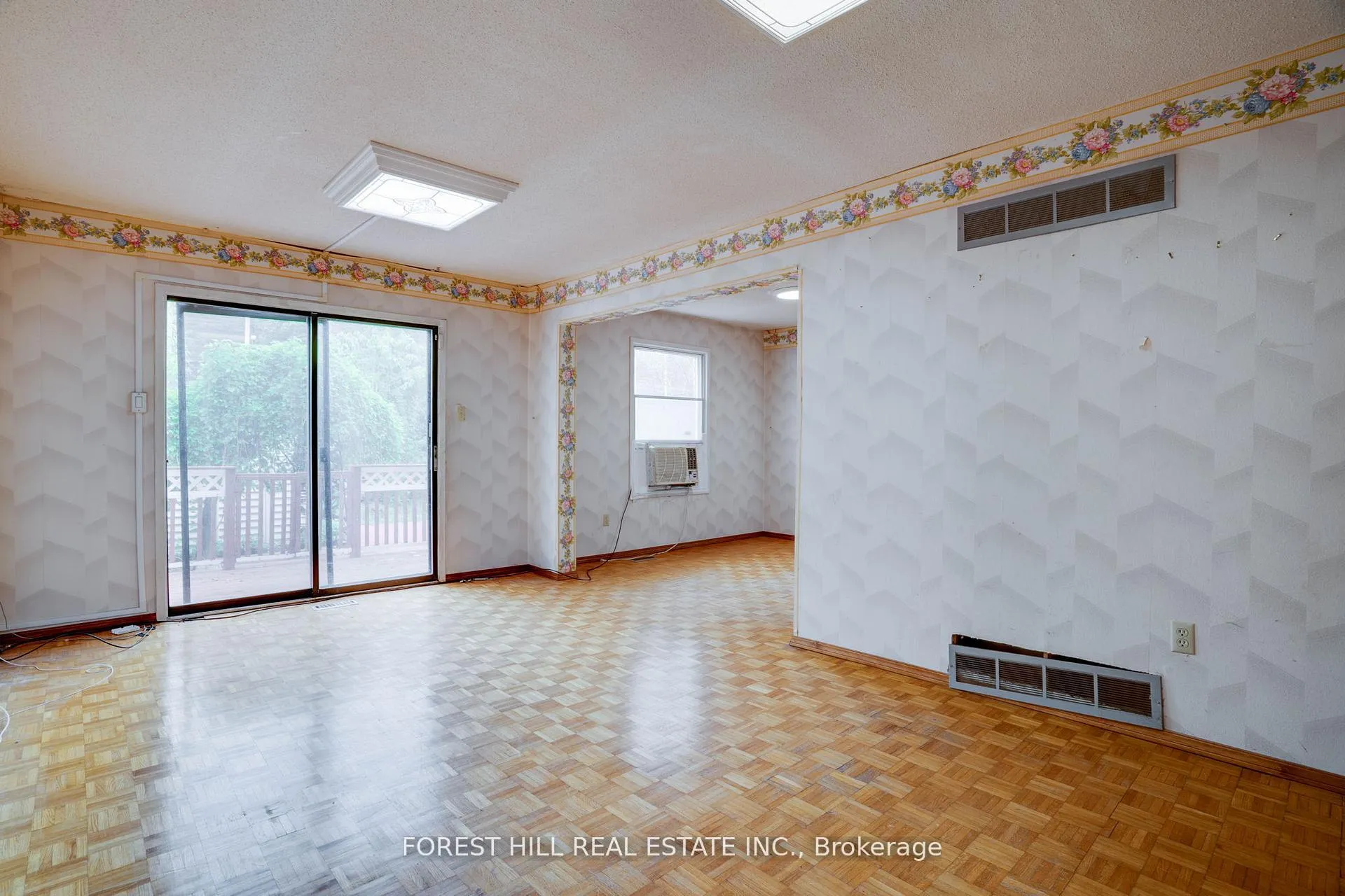 Photo 9 of 82 Hord Crescent, Vaughan, Lakeview Estates — HOMEH