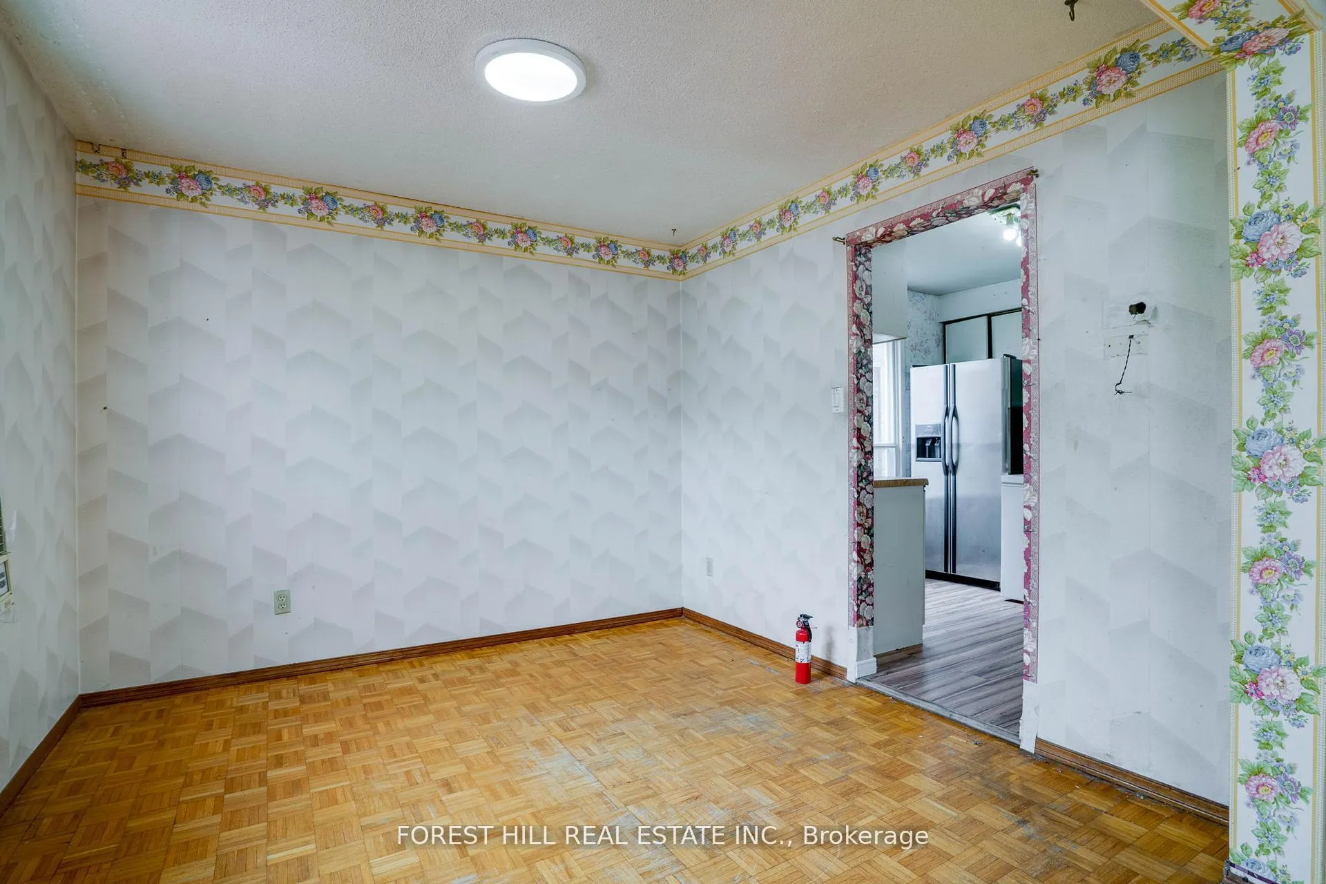 Photo 12 of 82 Hord Crescent, Vaughan, Lakeview Estates — HOMEH