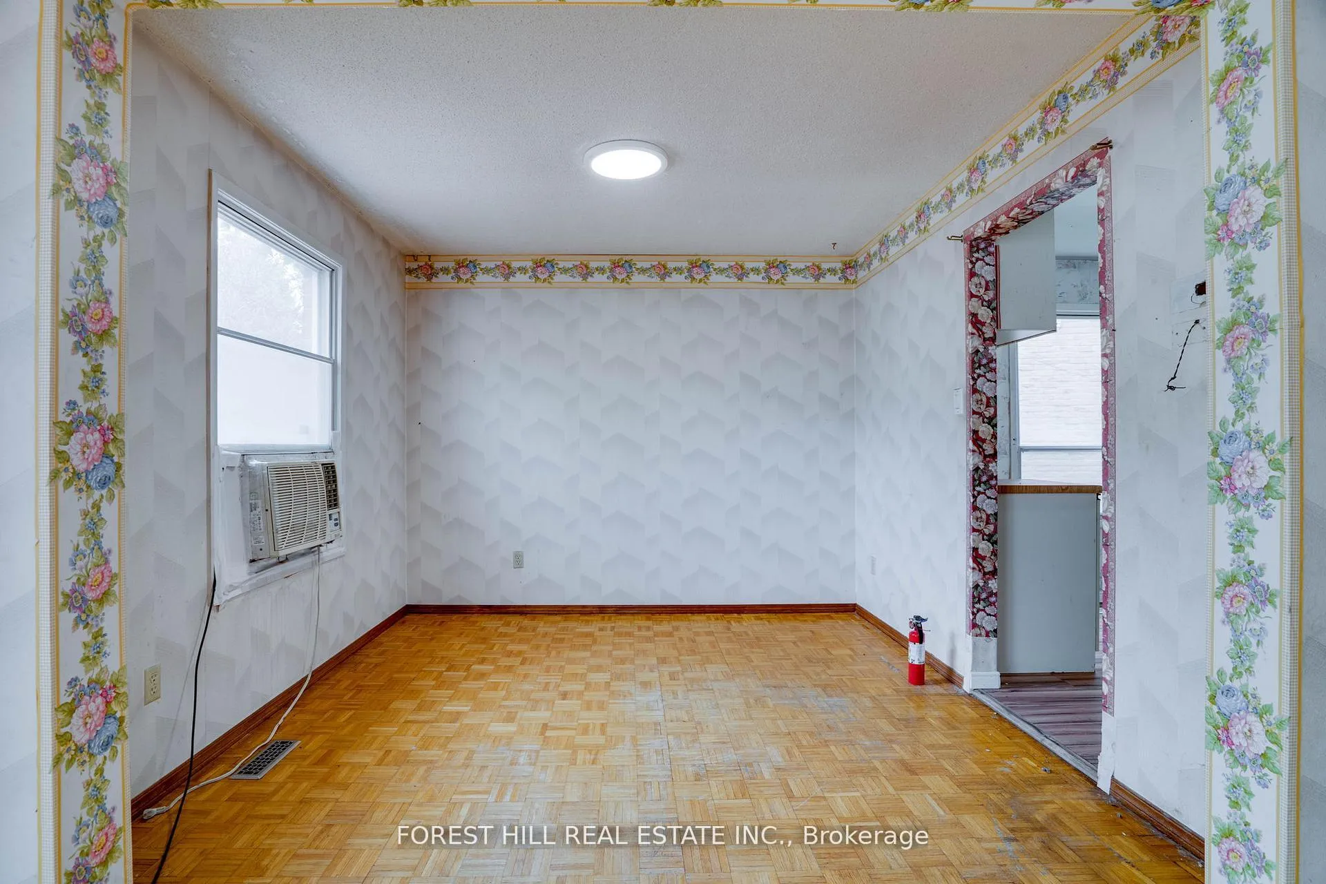 Photo 13 of 82 Hord Crescent, Vaughan, Lakeview Estates — HOMEH
