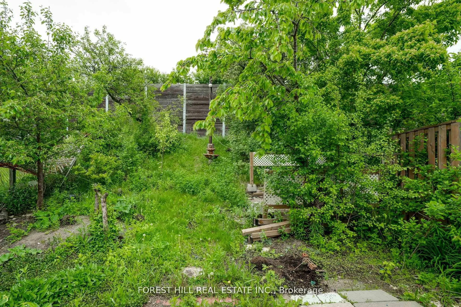 Photo 46 of 82 Hord Crescent, Vaughan, Lakeview Estates — HOMEH