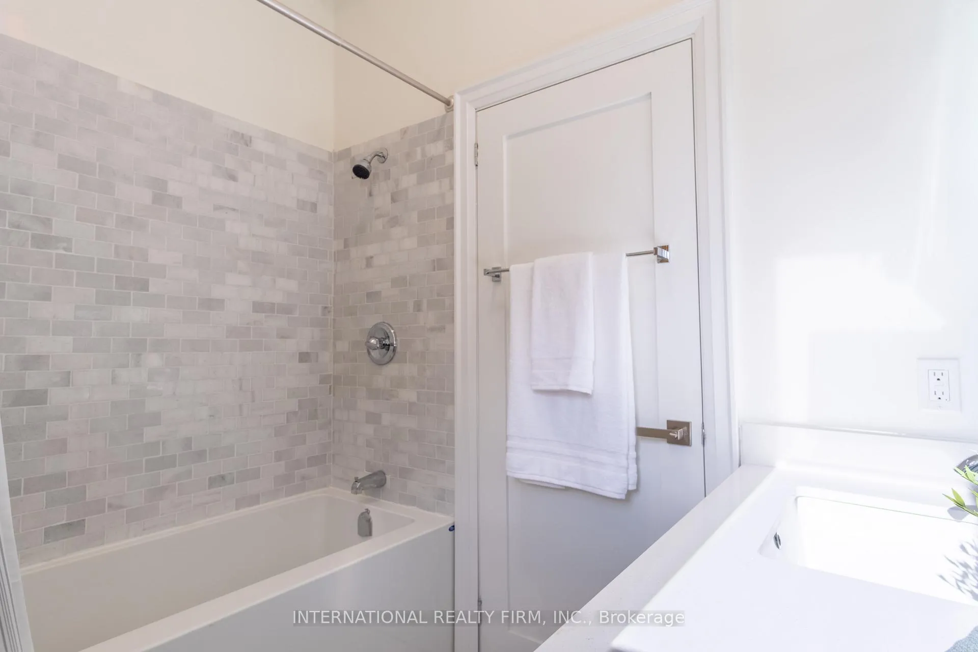 Photo 33 of 46 Morse Street, Toronto, South Riverdale — HOMEH