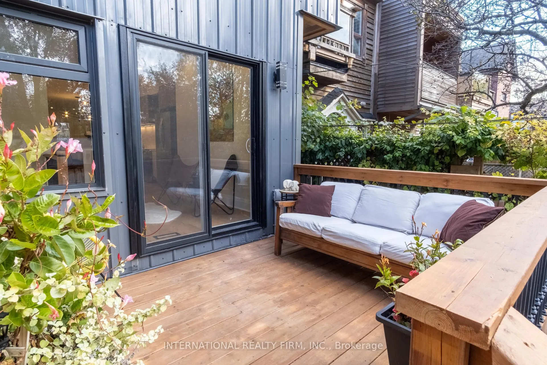 Photo 35 of 46 Morse Street, Toronto, South Riverdale — HOMEH