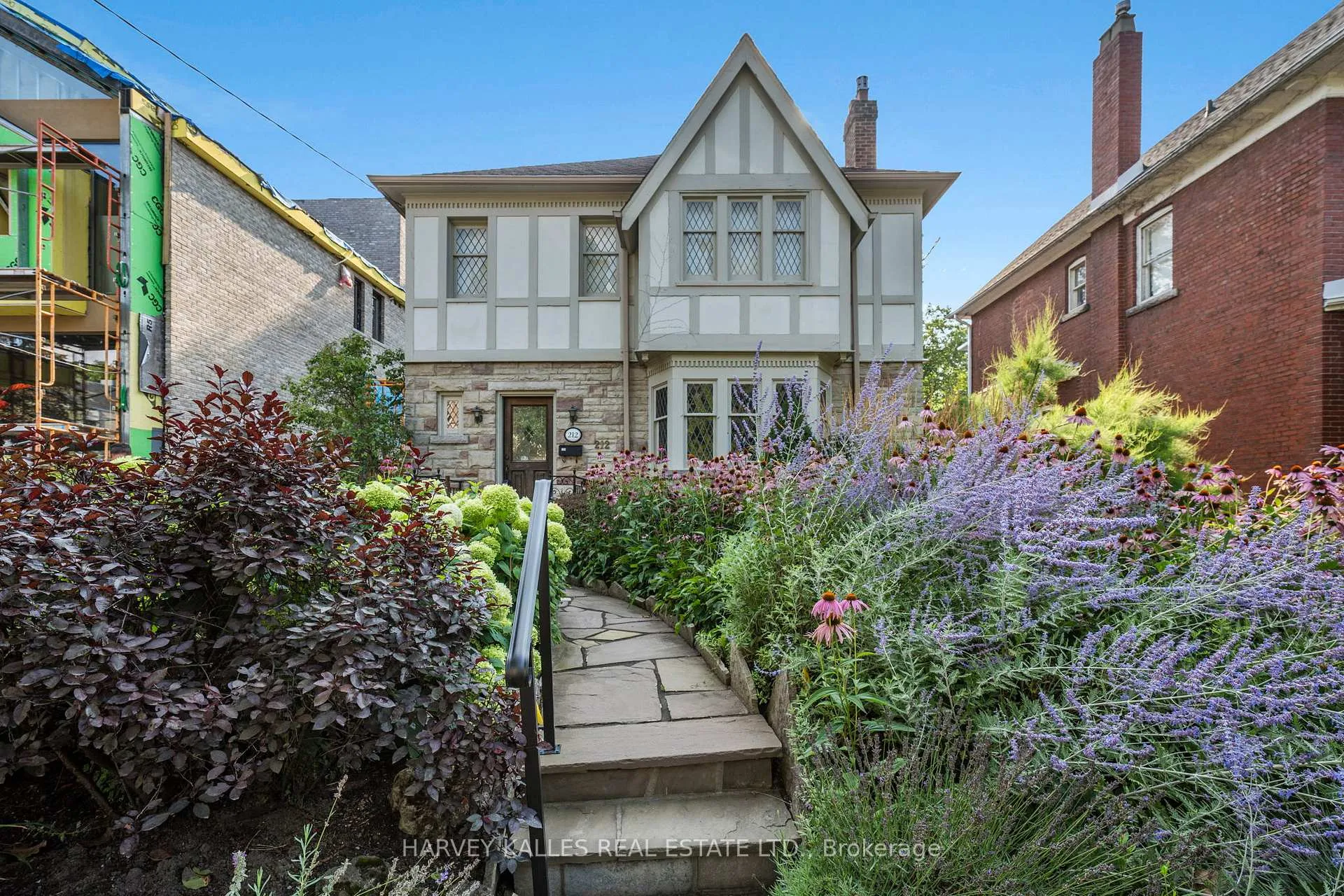 Front of 212 Glenayr Road