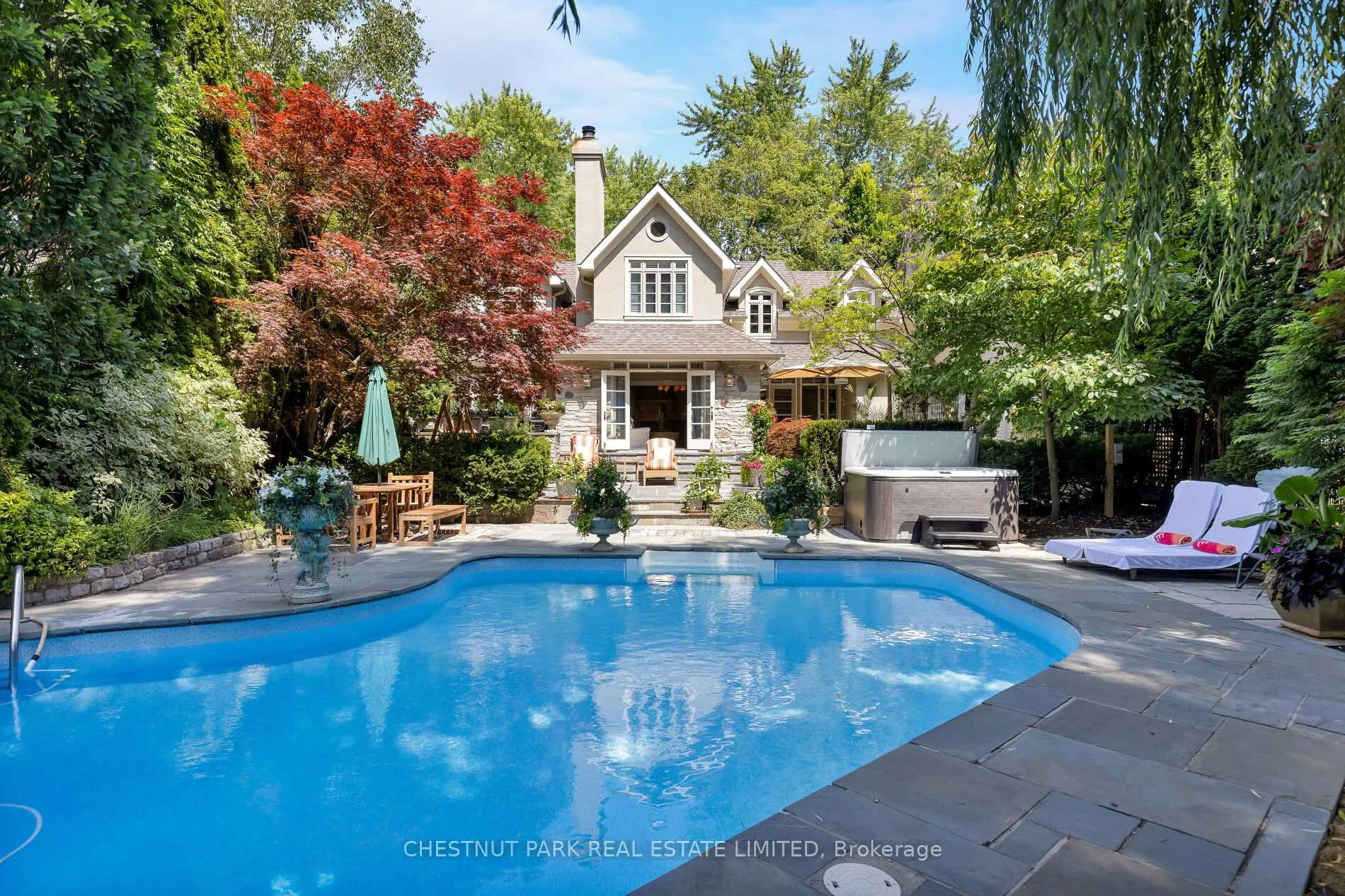 Photo 3 of 69 Otter Crescent, Toronto, Bedford Park-Nortown — HOMEH
