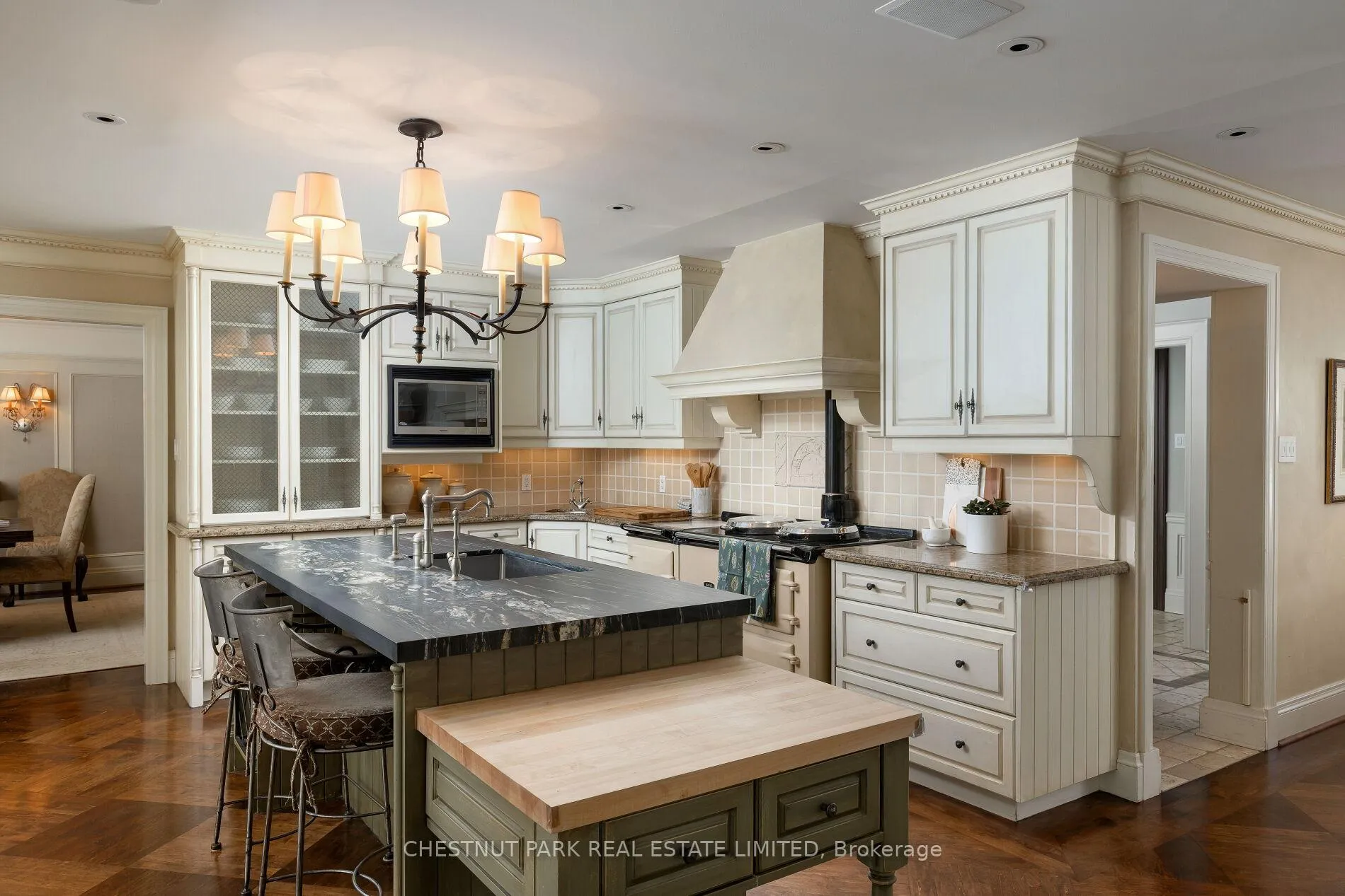 Photo 10 of 69 Otter Crescent, Toronto, Bedford Park-Nortown — HOMEH