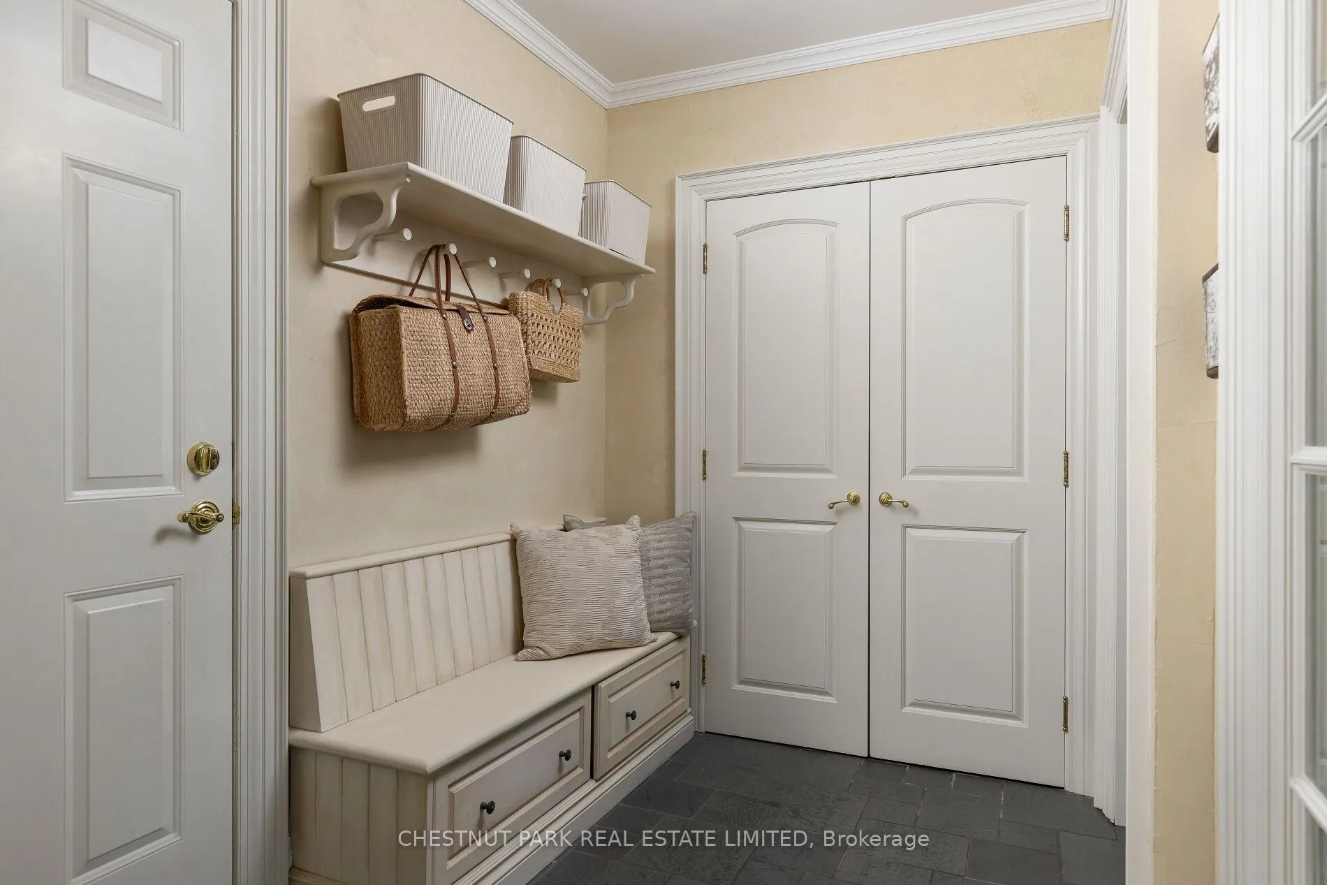 Photo 13 of 69 Otter Crescent, Toronto, Bedford Park-Nortown — HOMEH