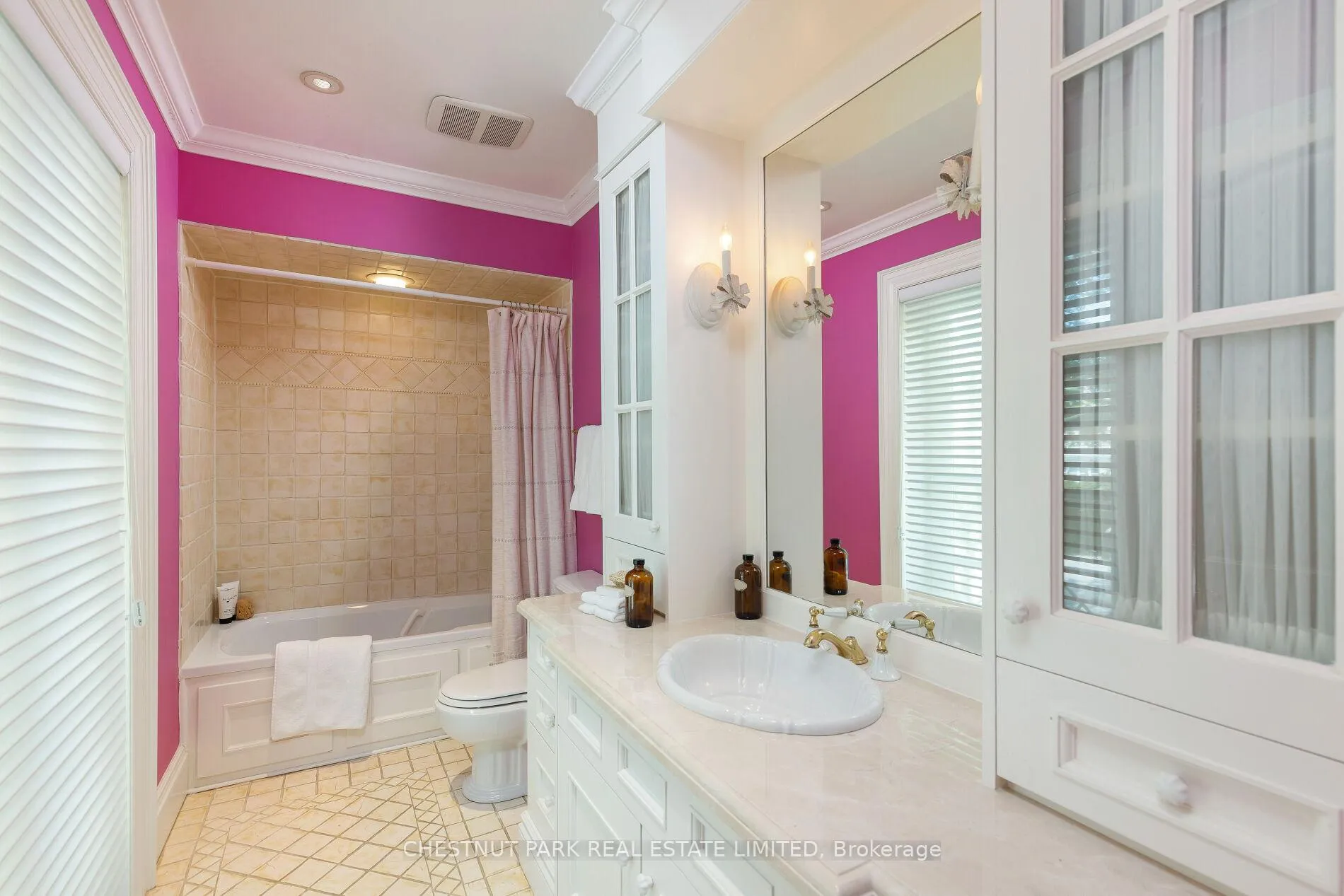 Photo 23 of 69 Otter Crescent, Toronto, Bedford Park-Nortown — HOMEH