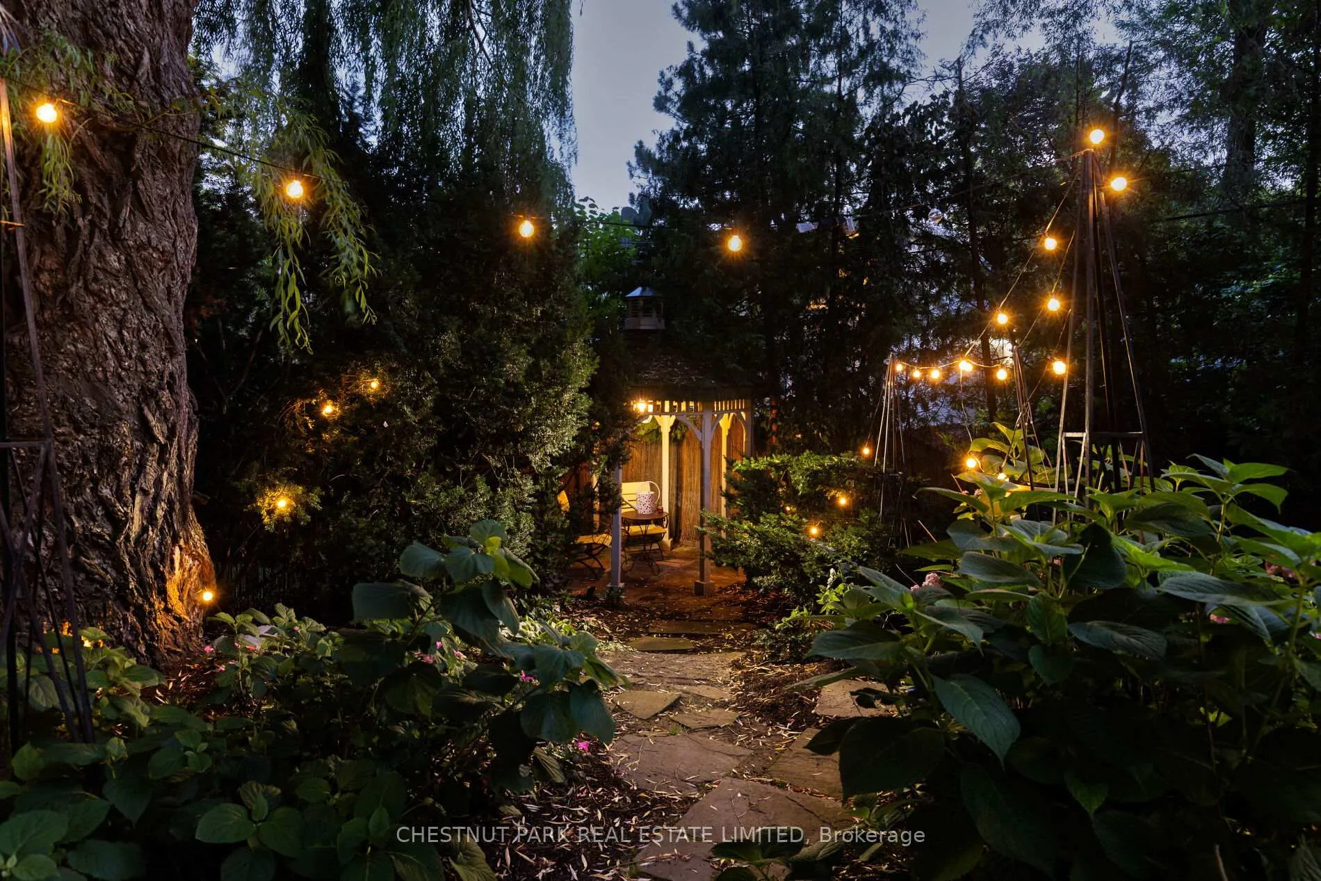 Photo 32 of 69 Otter Crescent, Toronto, Bedford Park-Nortown — HOMEH