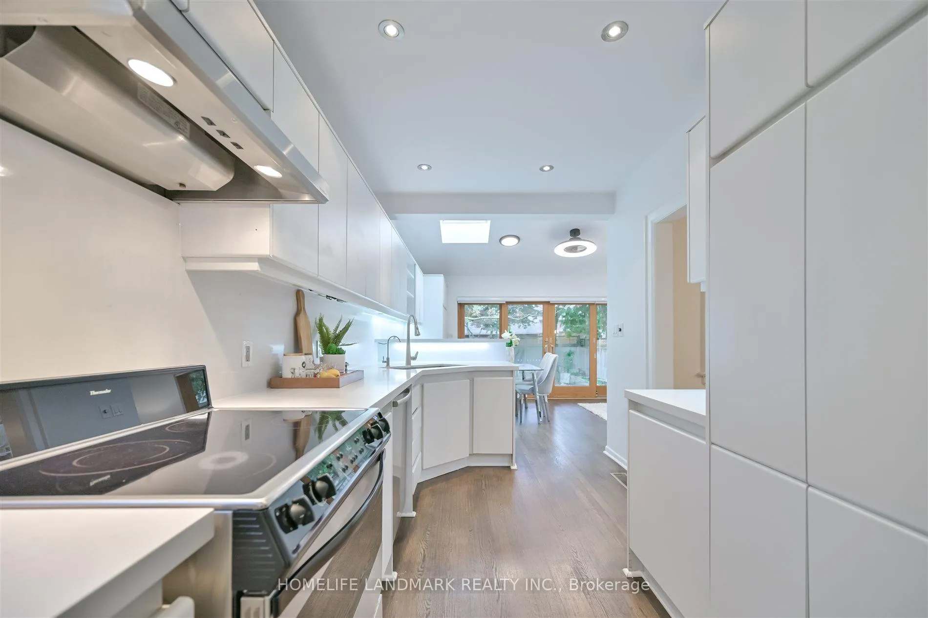 Photo 13 of 26 Birdsall Avenue, Toronto, Yonge-Eglinton — HOMEH